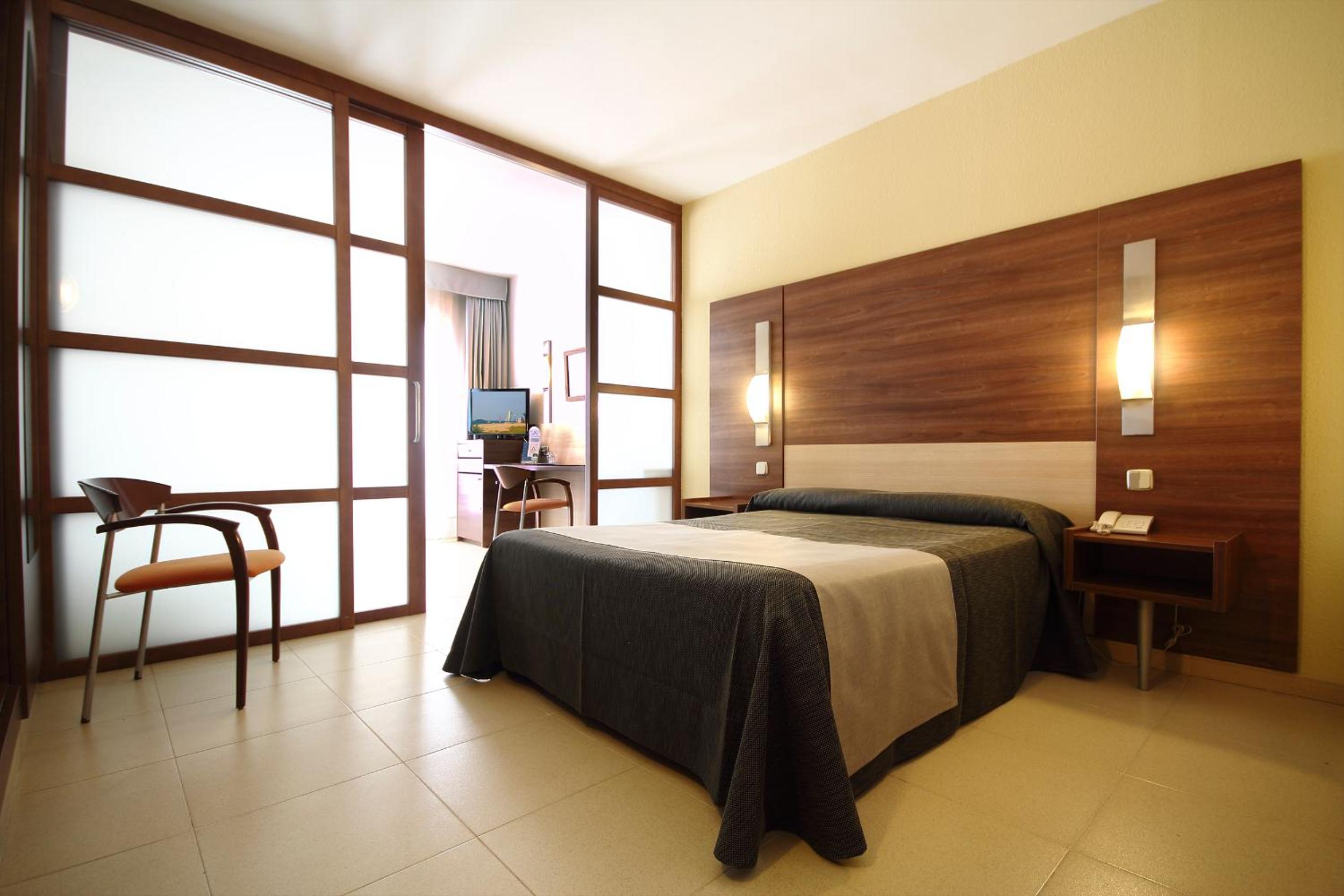 Habitación familiar (2 adultos + 1 niño)