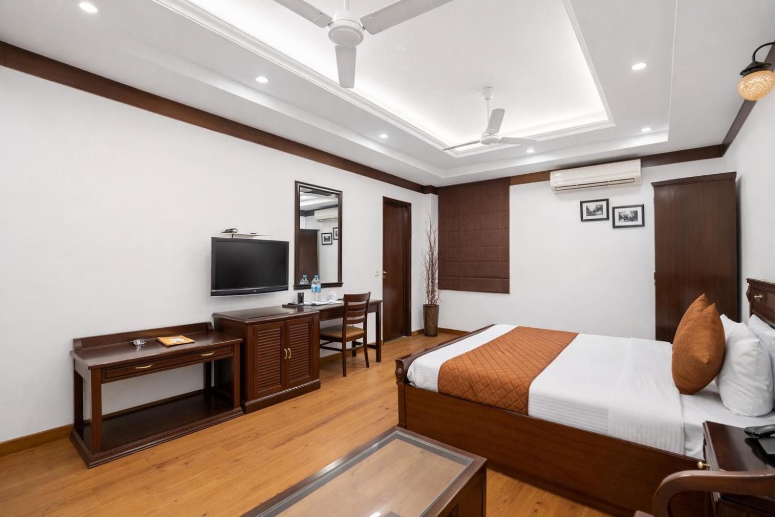 Superior King Room - Photo 3