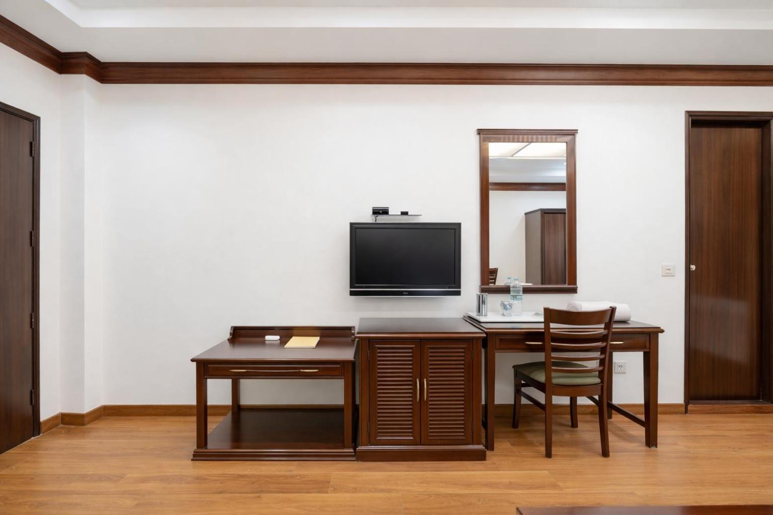 Superior King Room - Photo 4