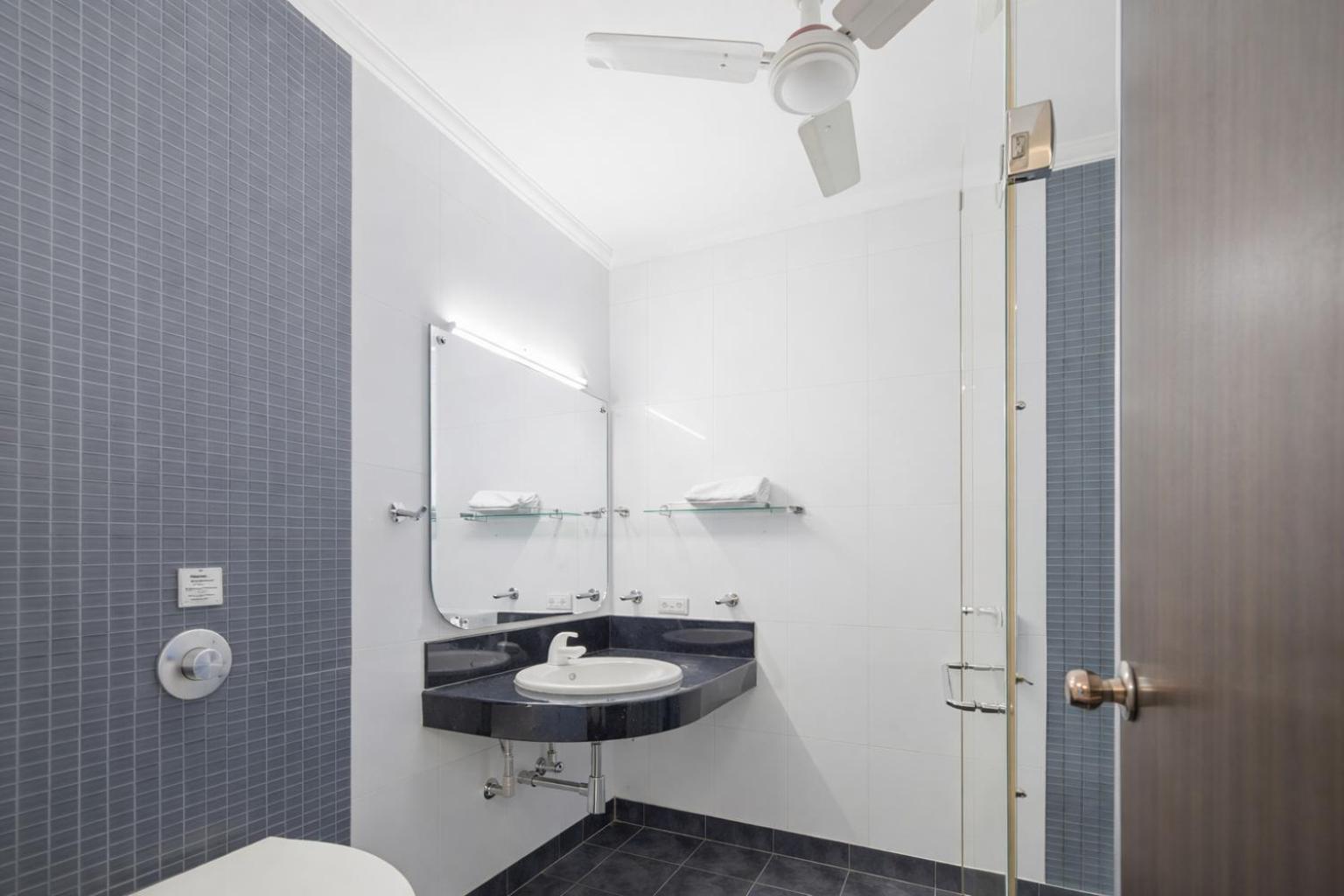 Superior King Room - Photo 7