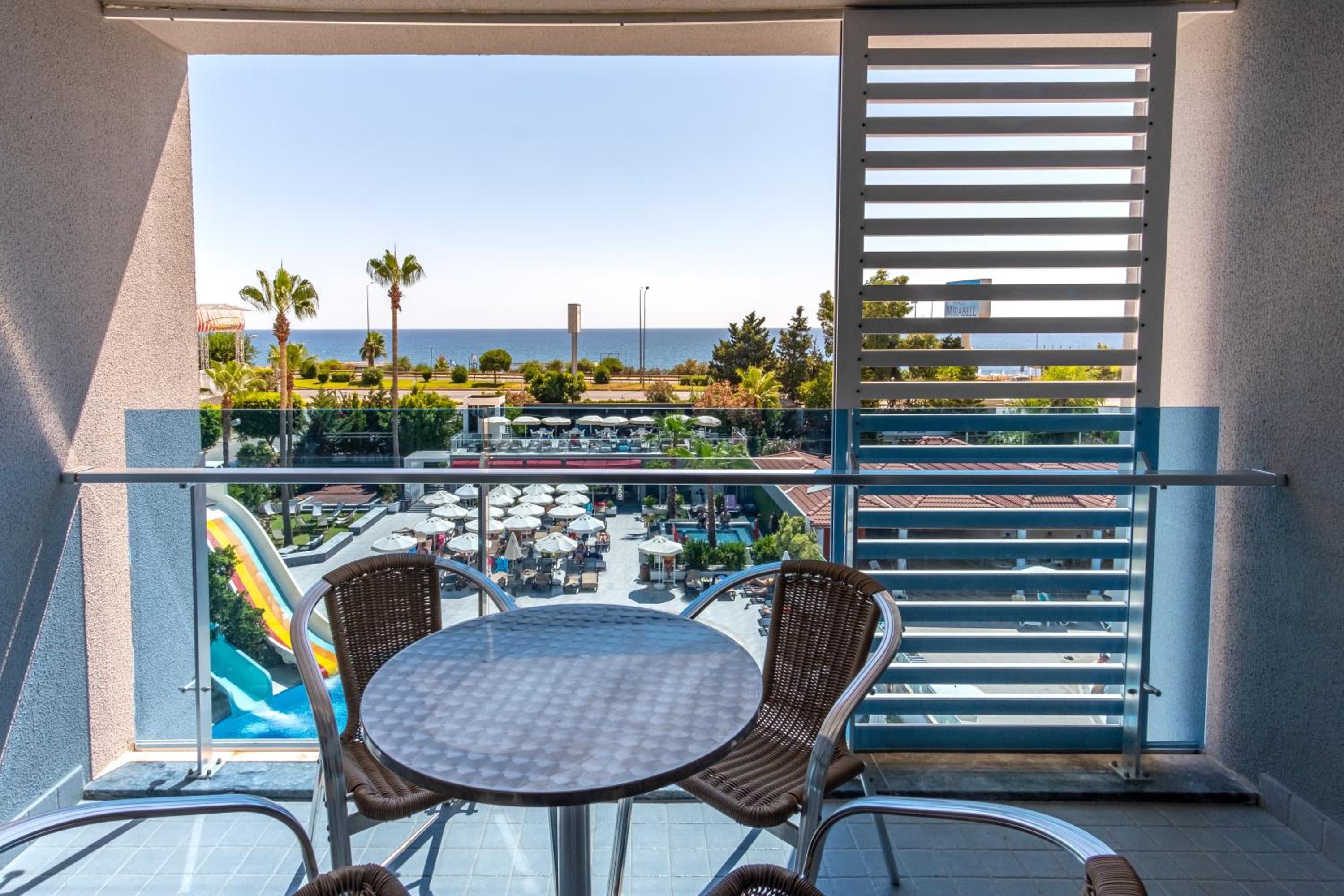 Superior Twin Room with Sea View