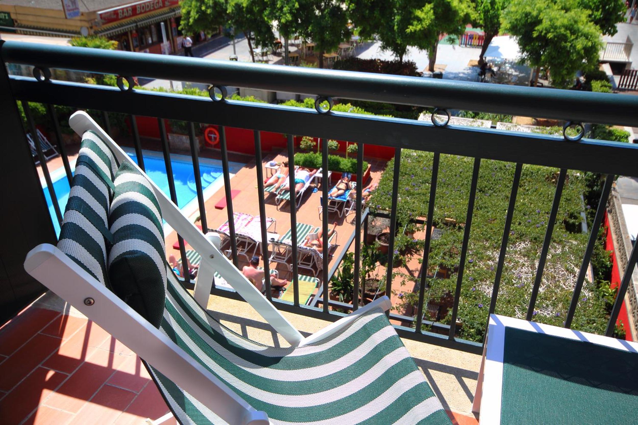 Premium Double room with pool view photo 2