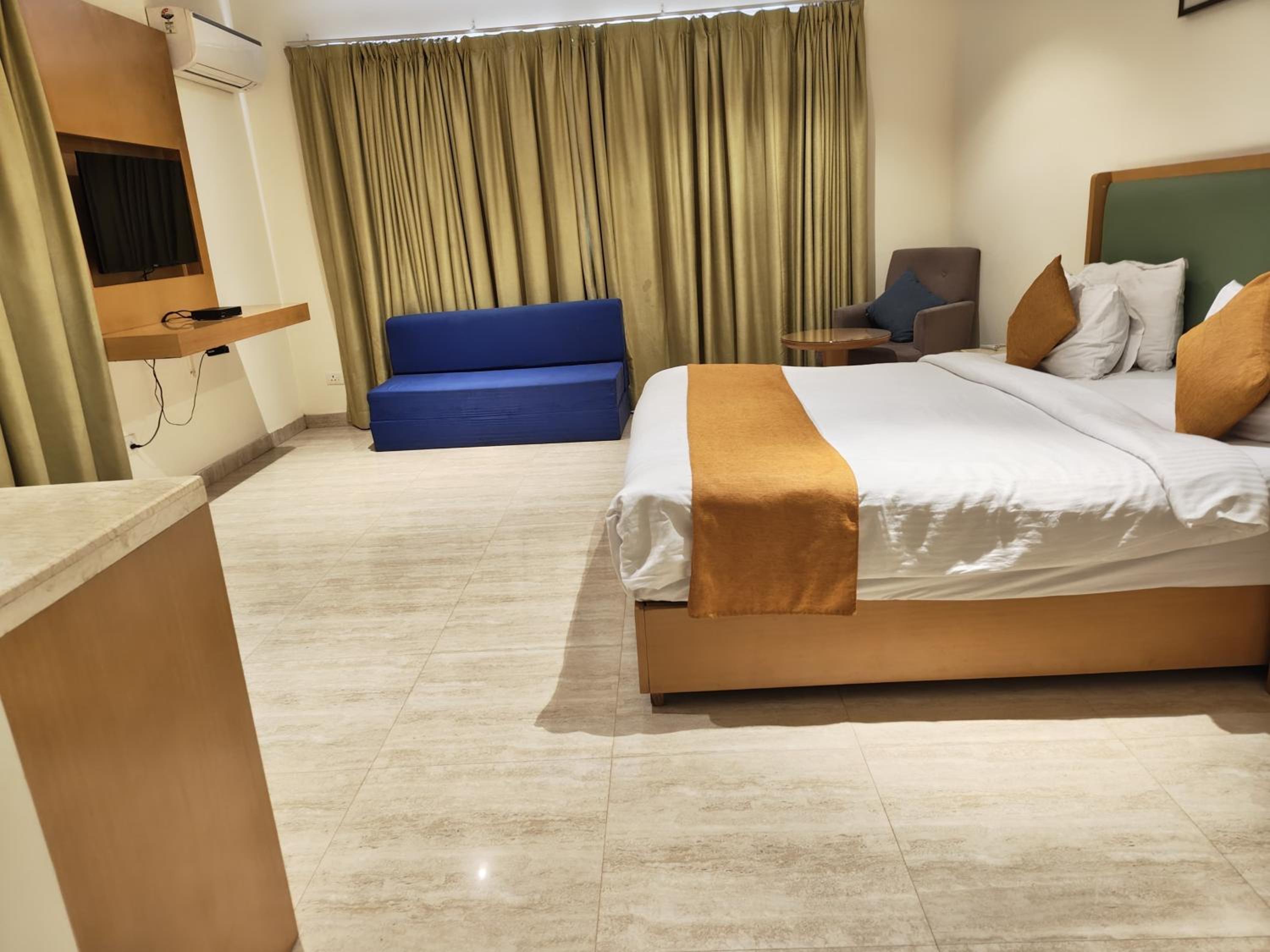 Superior Deluxe room with balcony photo 3