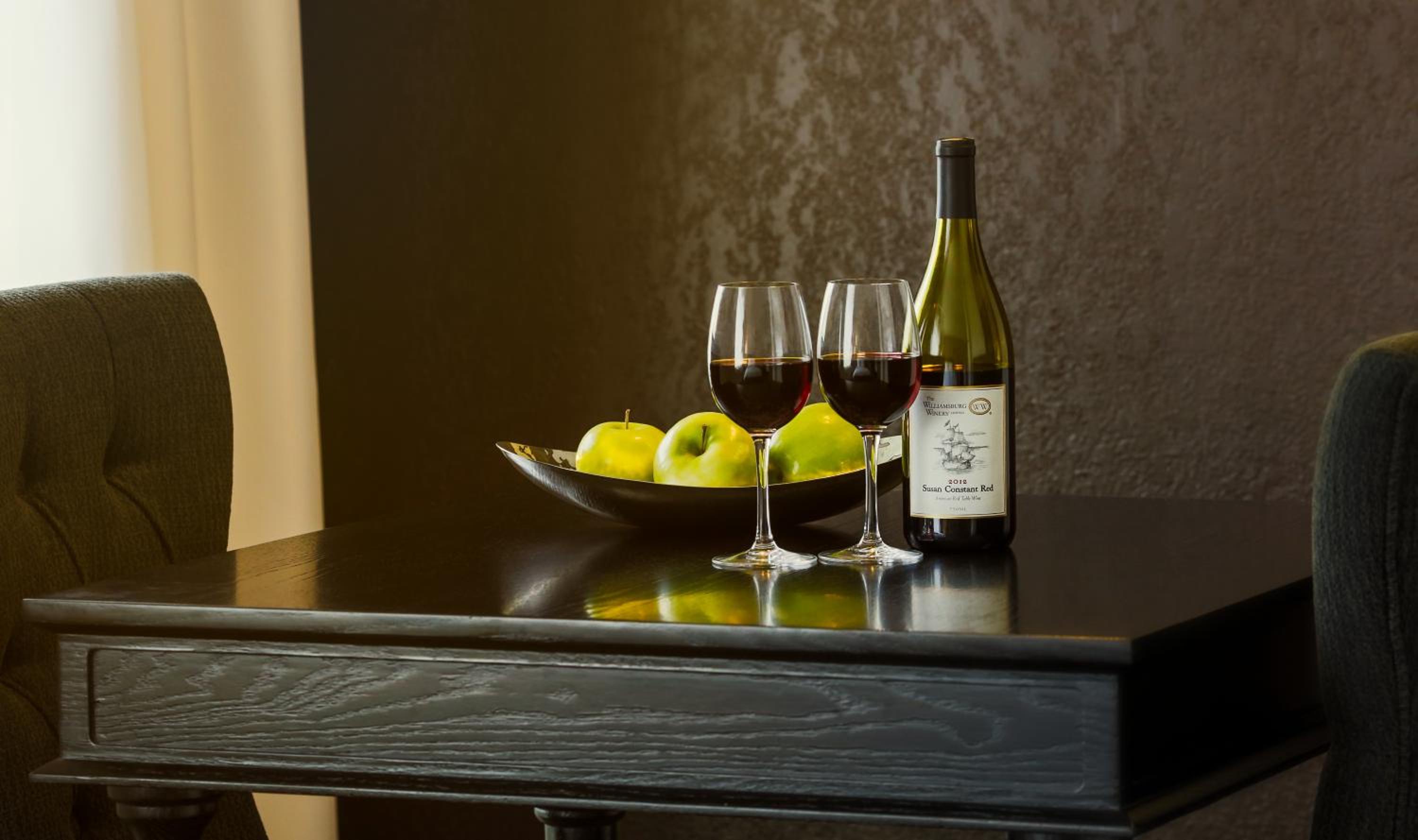 Queen Suite - Photo 2