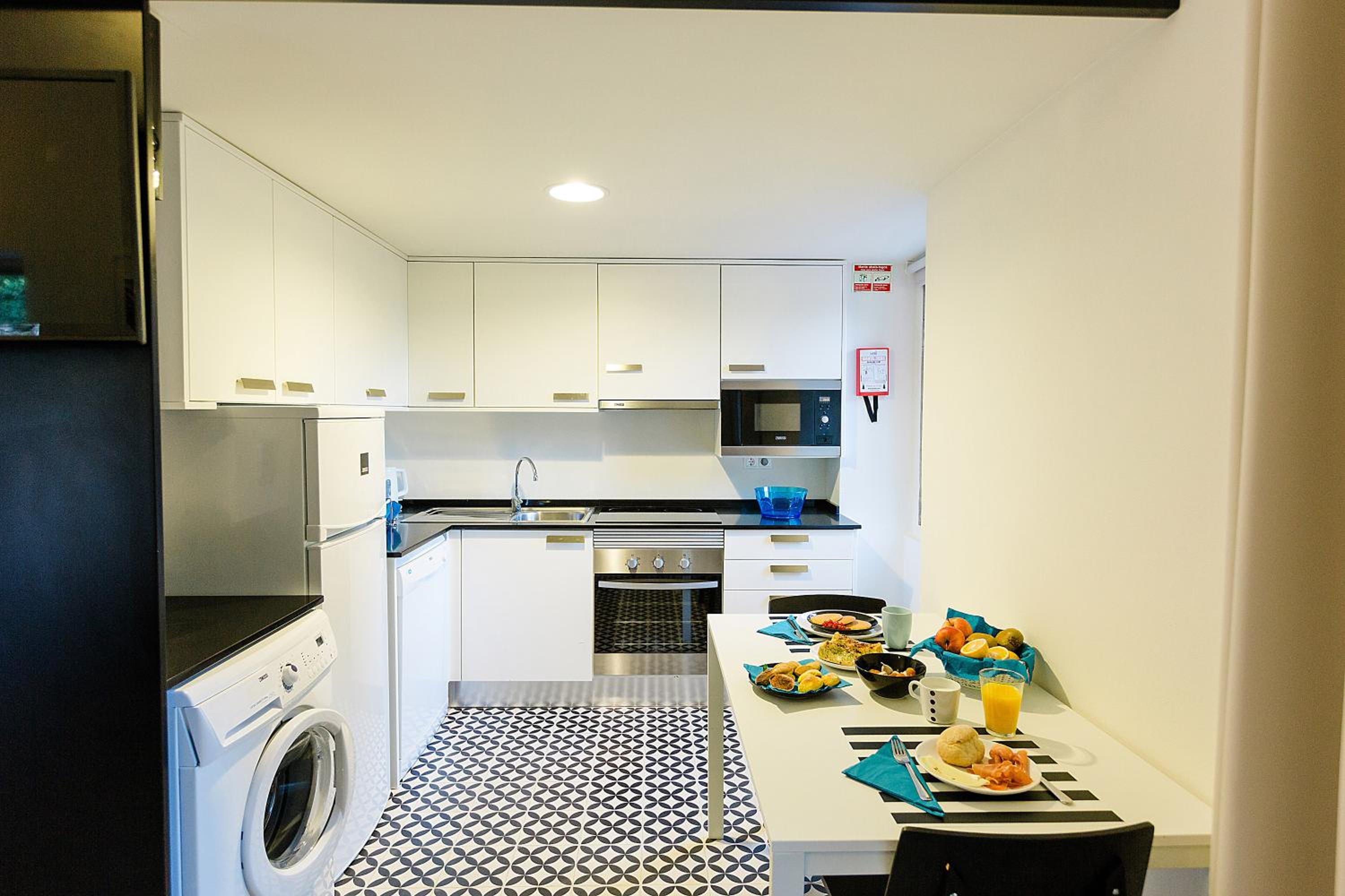 Premium Two-Bedroom Apartment - Photo 4
