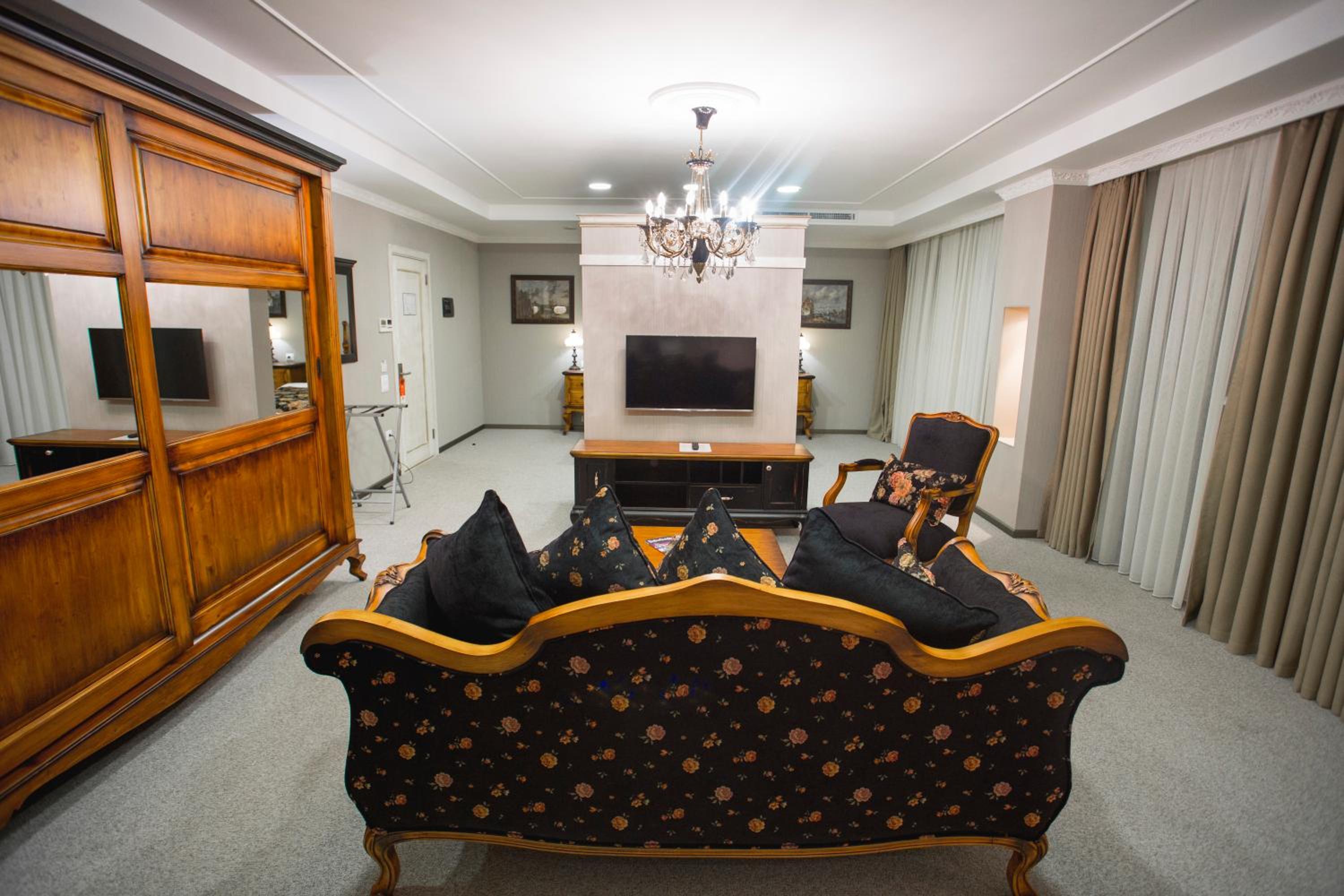 King Suite photo 2