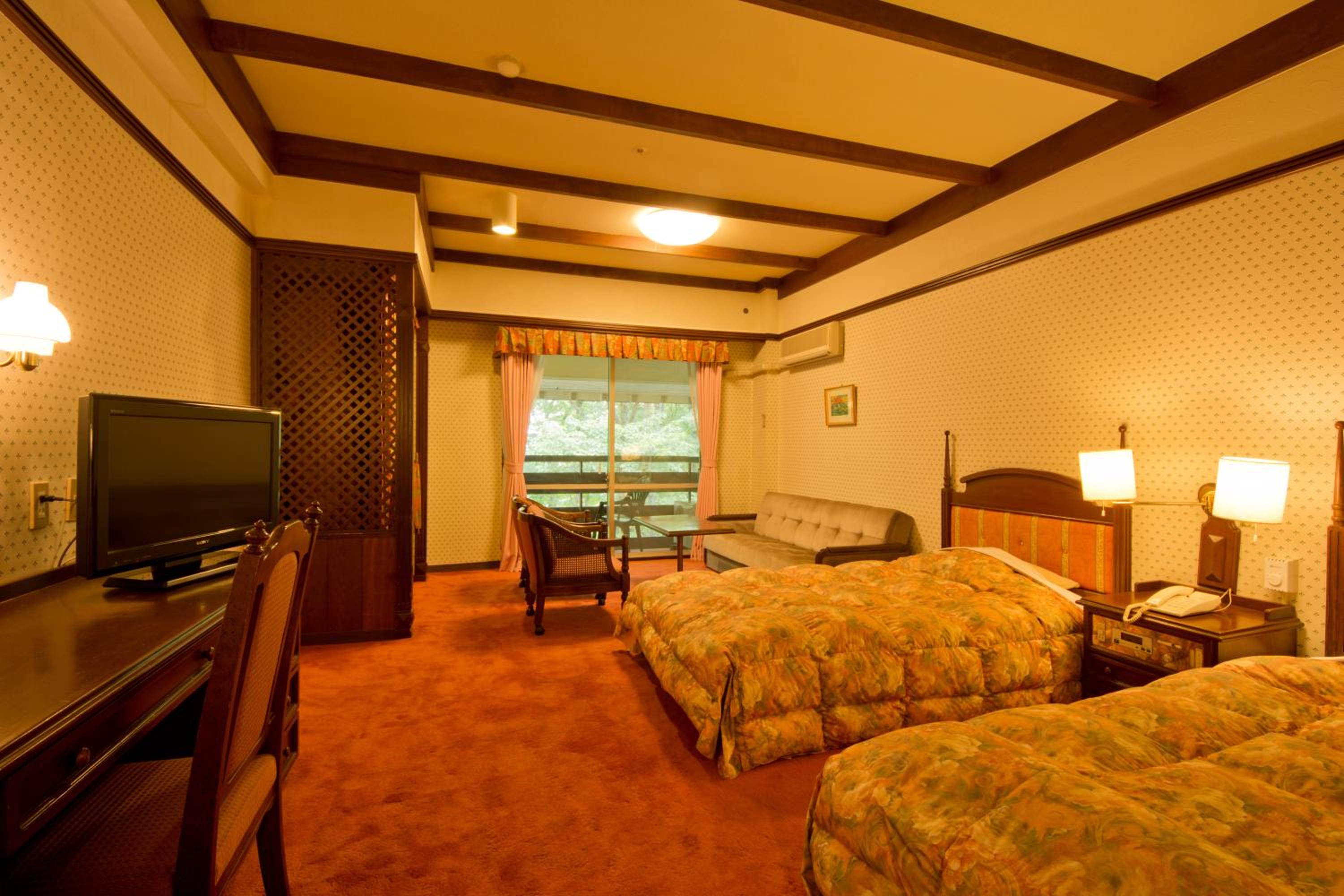 Tower building Westen style room photo 3