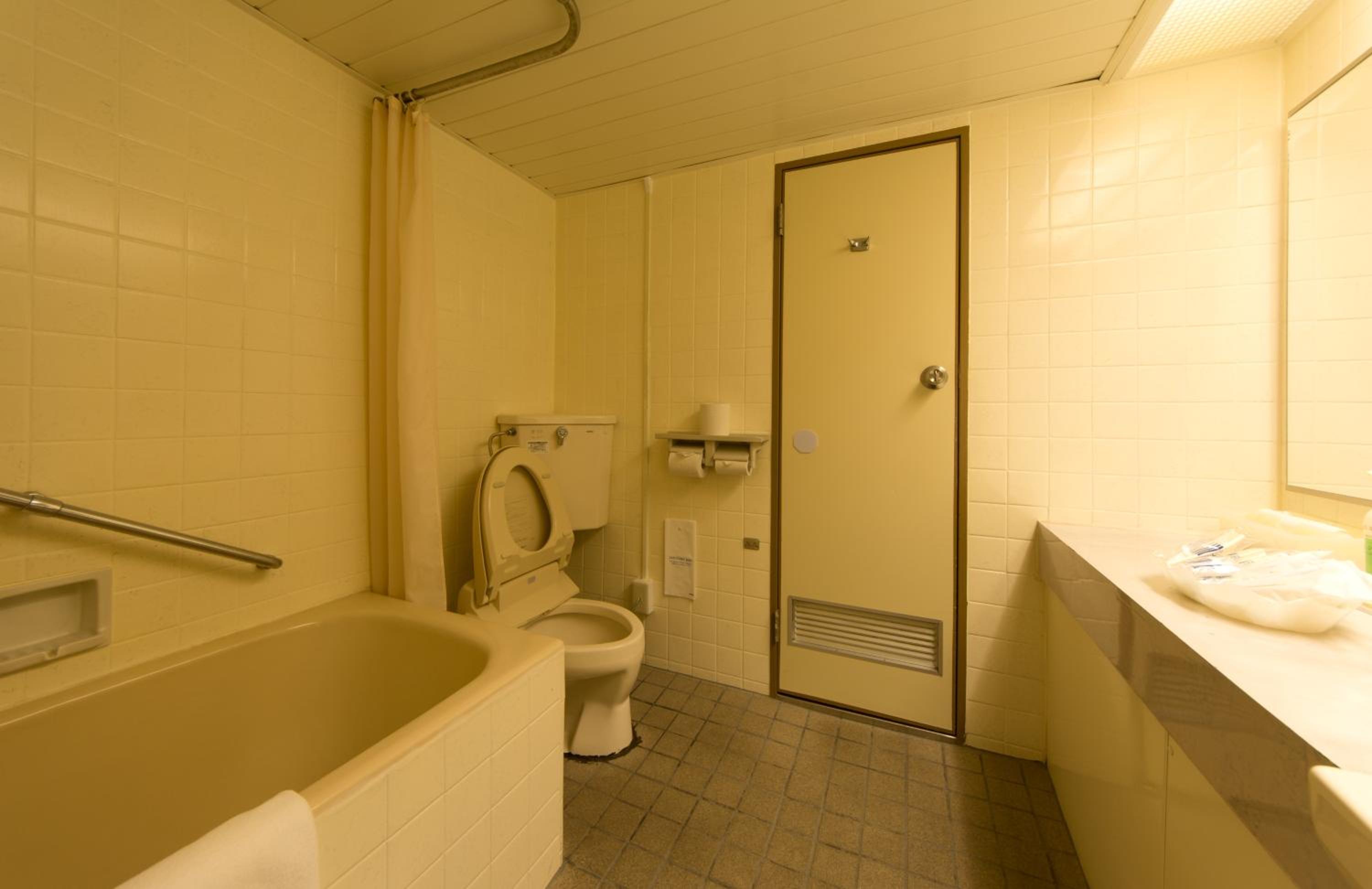 Tower building Westen style room photo 2