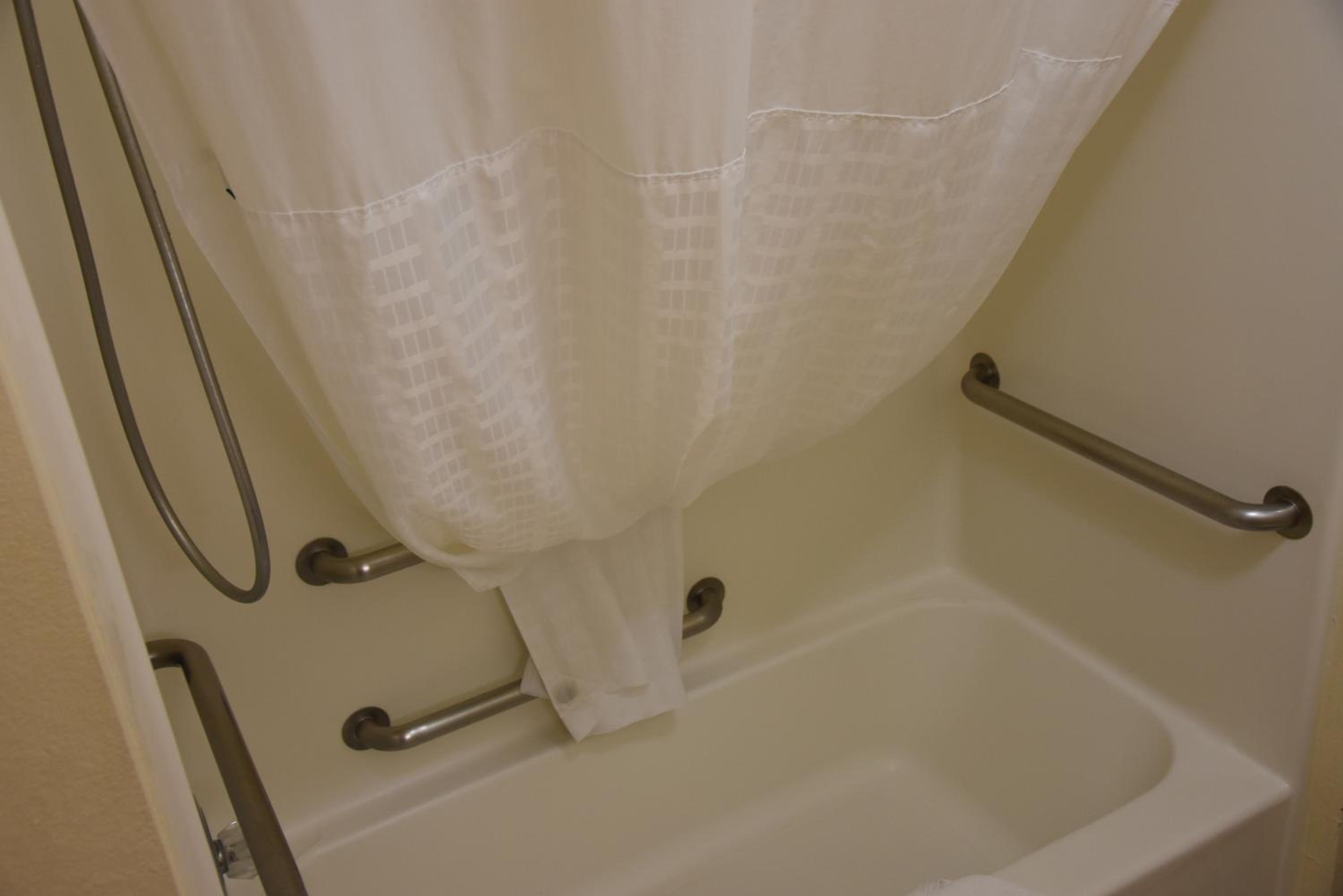 Queen Room - Disability Access - Non-Smoking - Photo 6