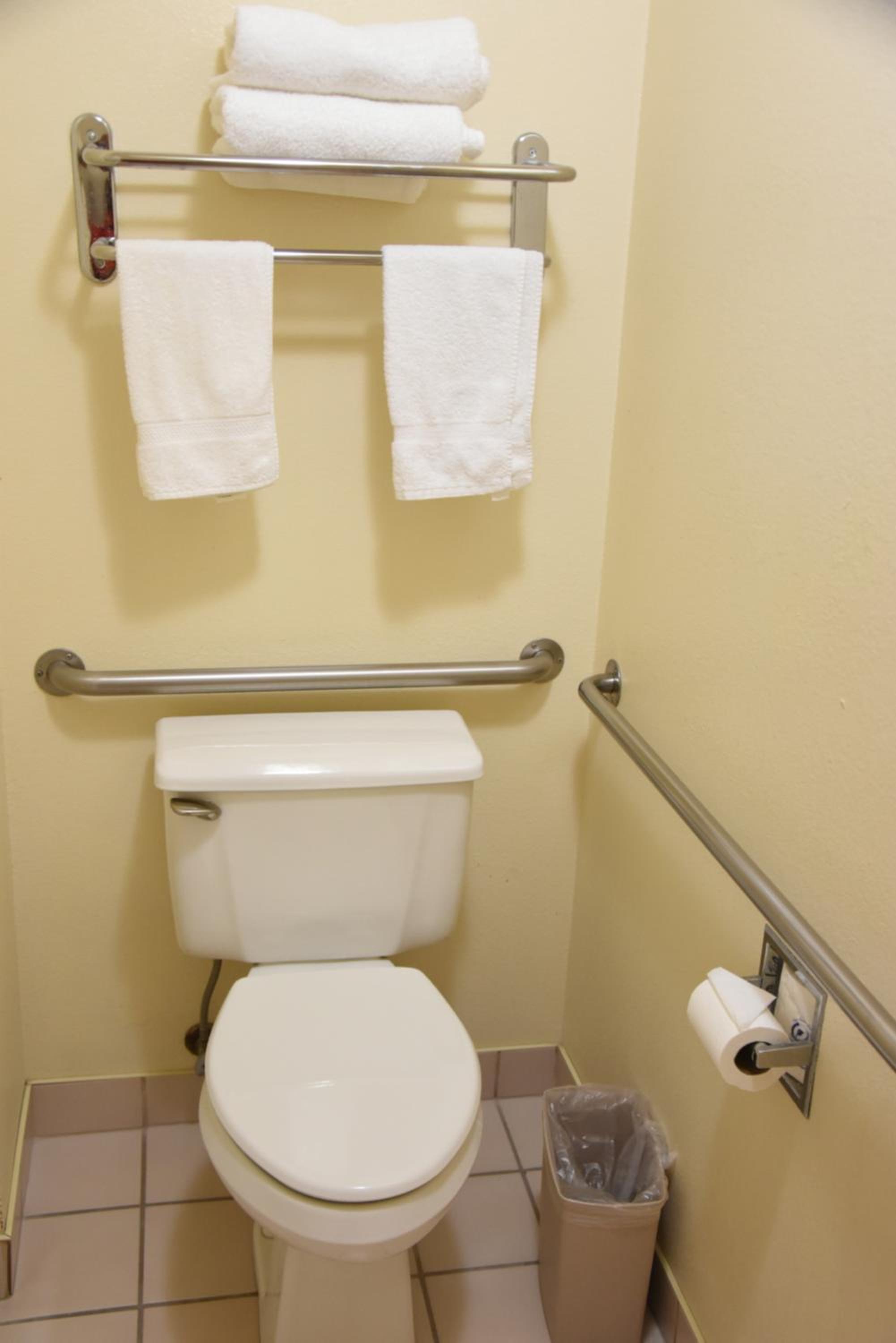 Queen Room - Disability Access - Non-Smoking - Photo 2