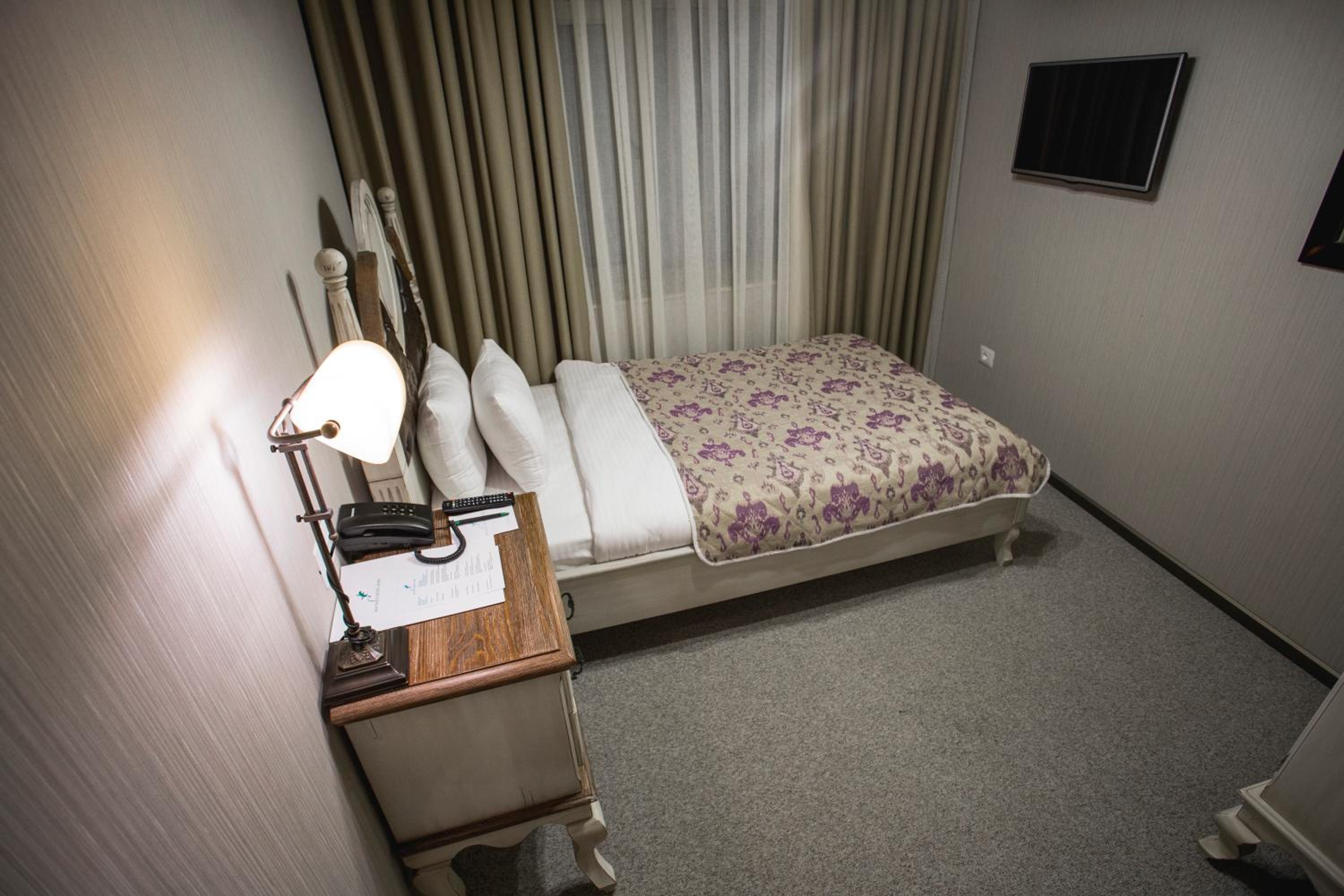 Single Room with Bathroom photo 3