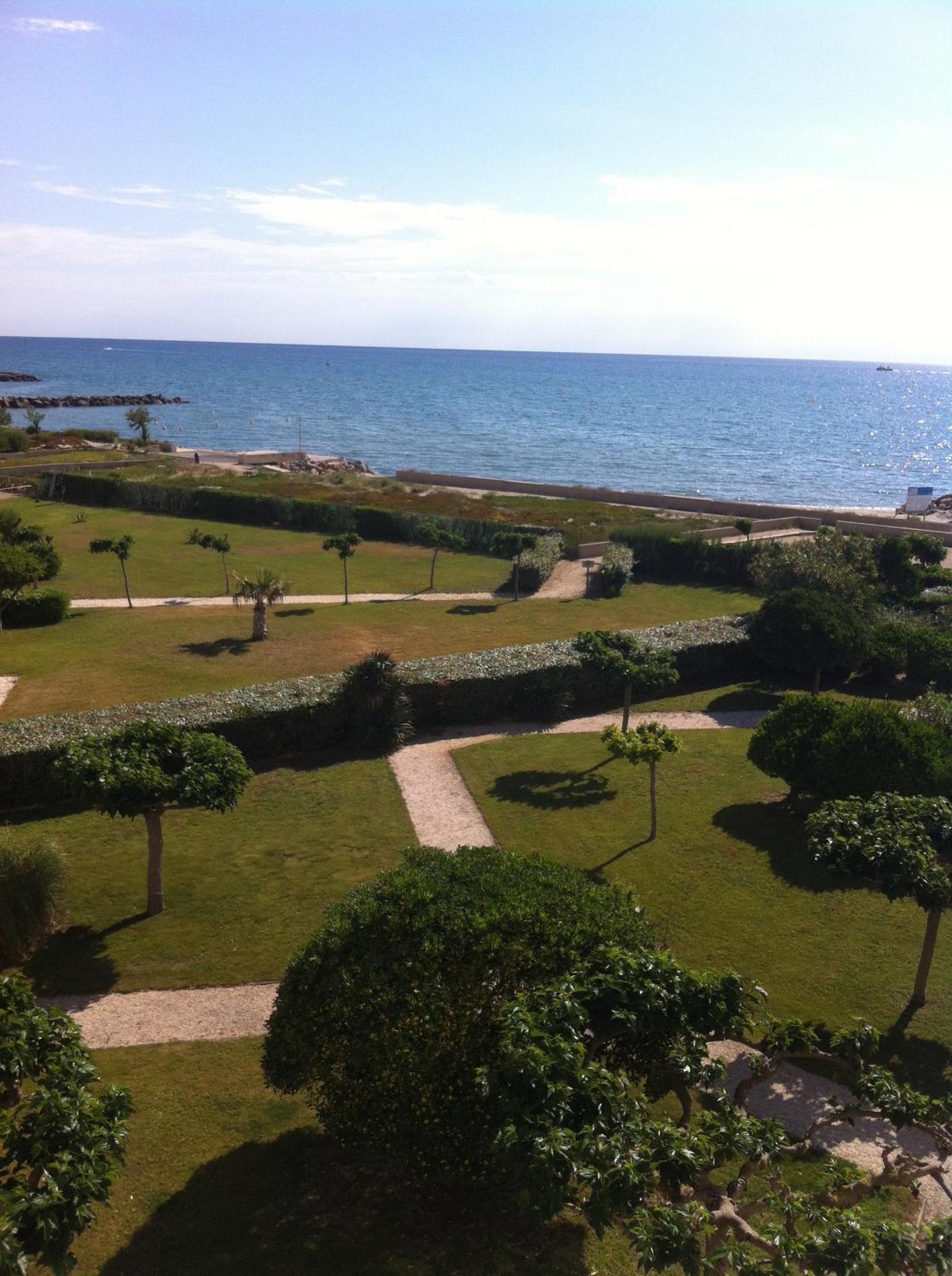 Apartment with Sea View - Photo 7