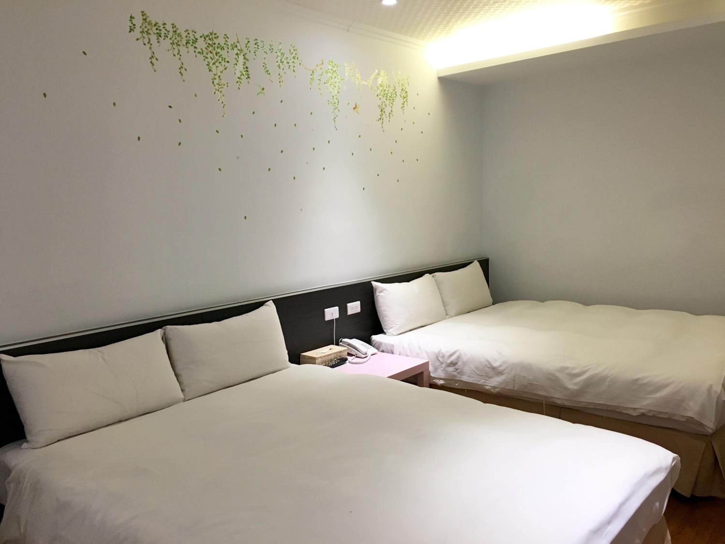 Standard Quadruple Room - Photo 3