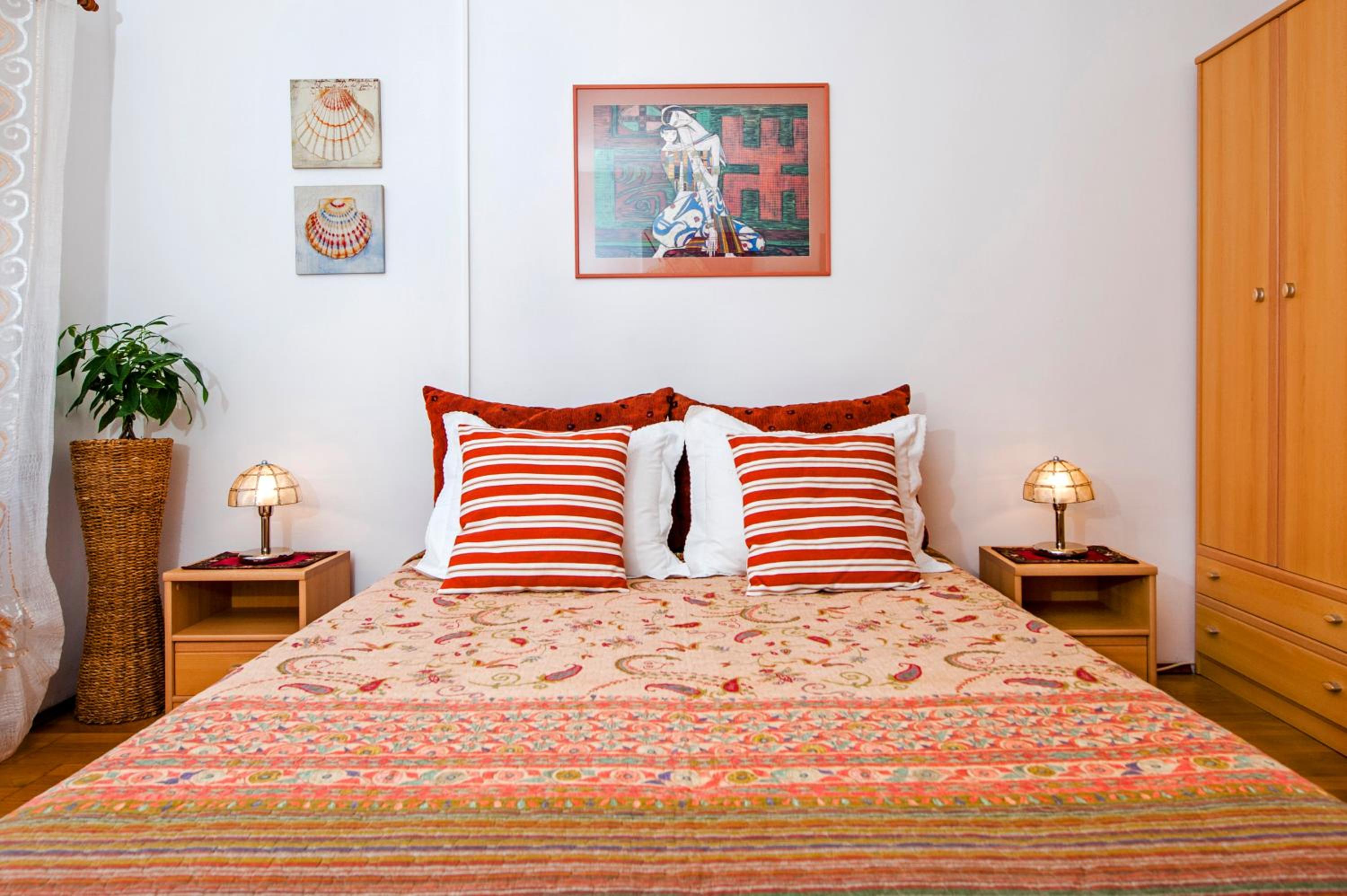 One-Bedroom Apartment - Photo 6
