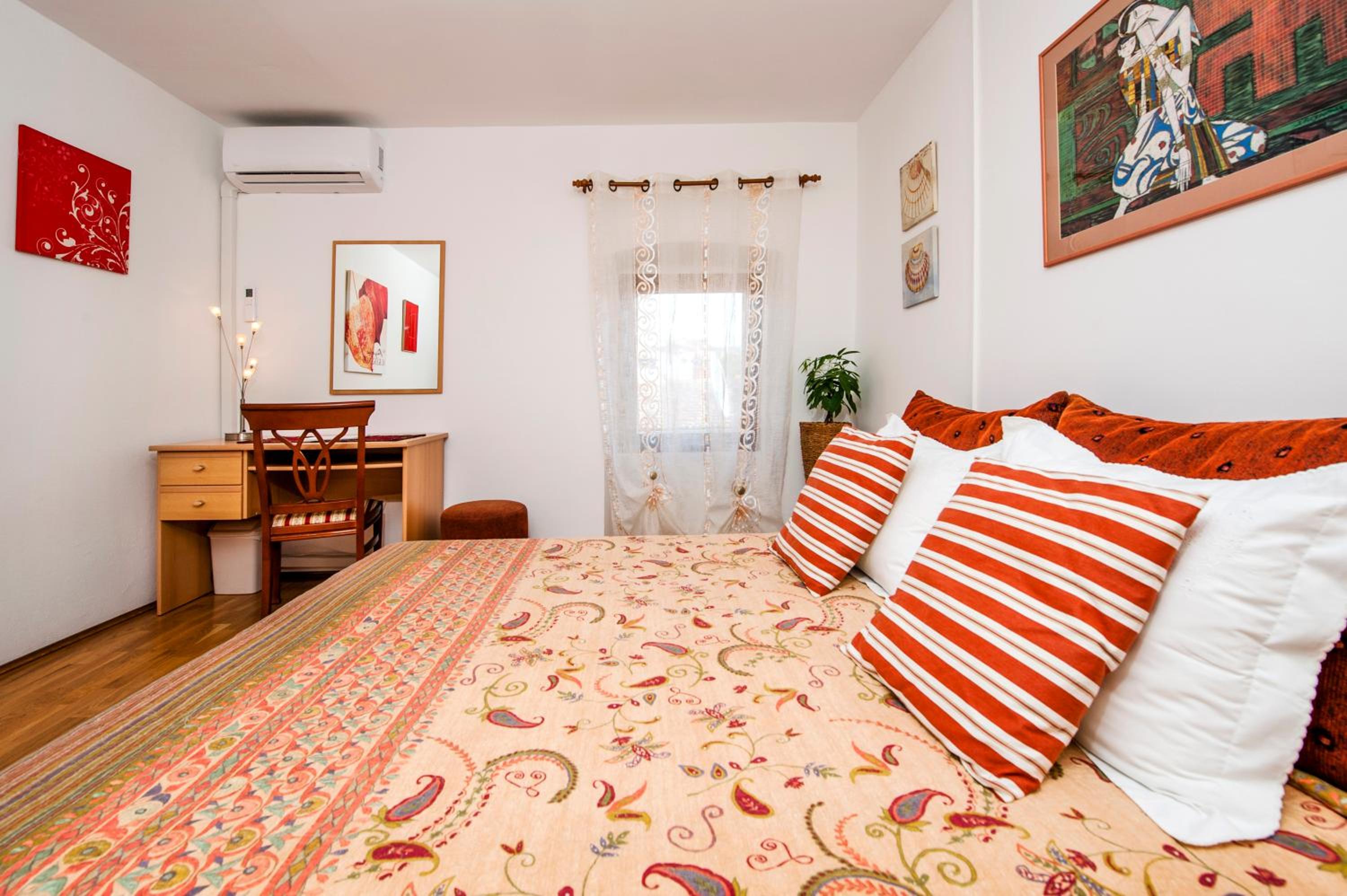 One-Bedroom Apartment - Photo 24