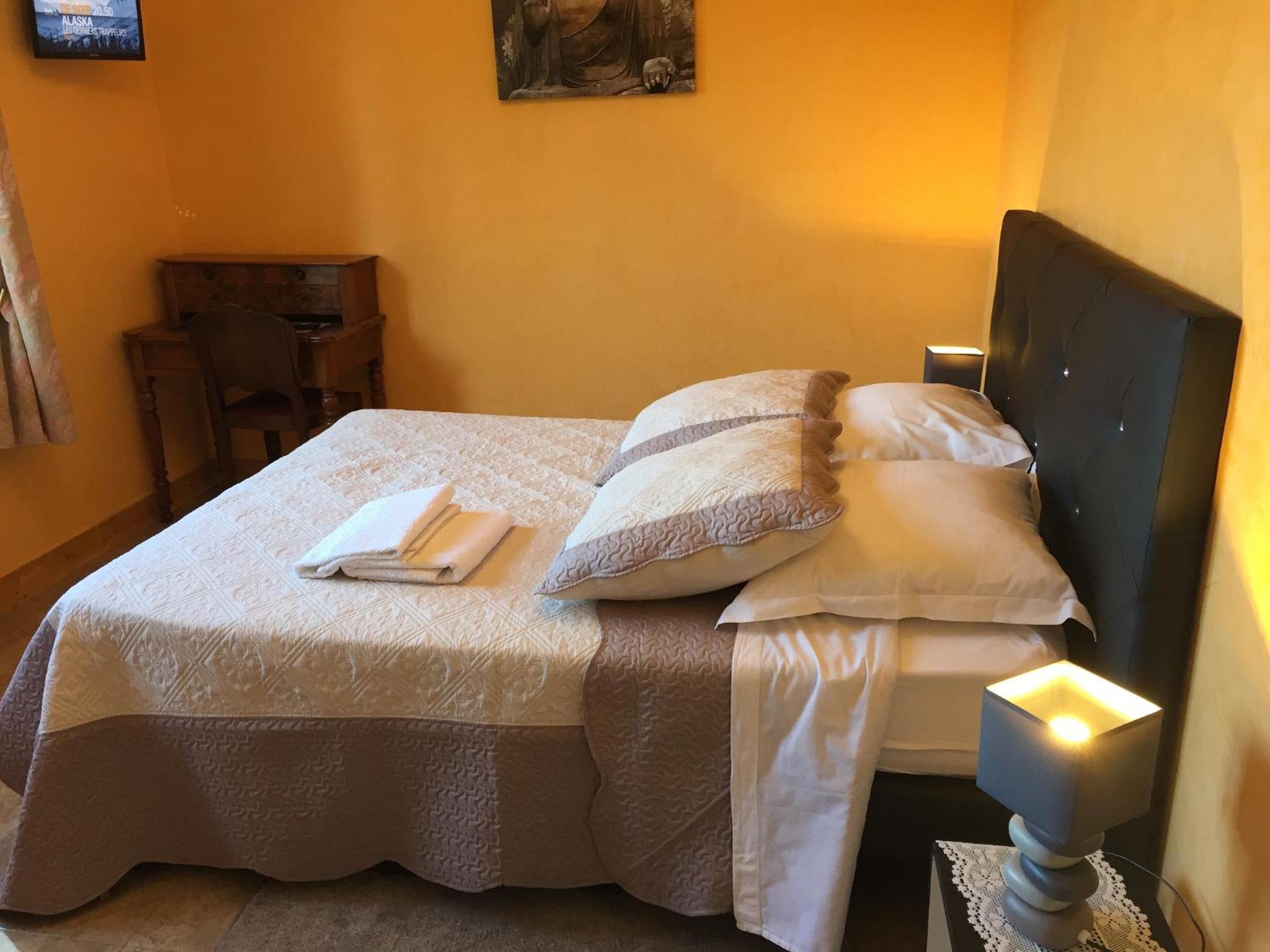 Double Room with Private Bathroom photo 2