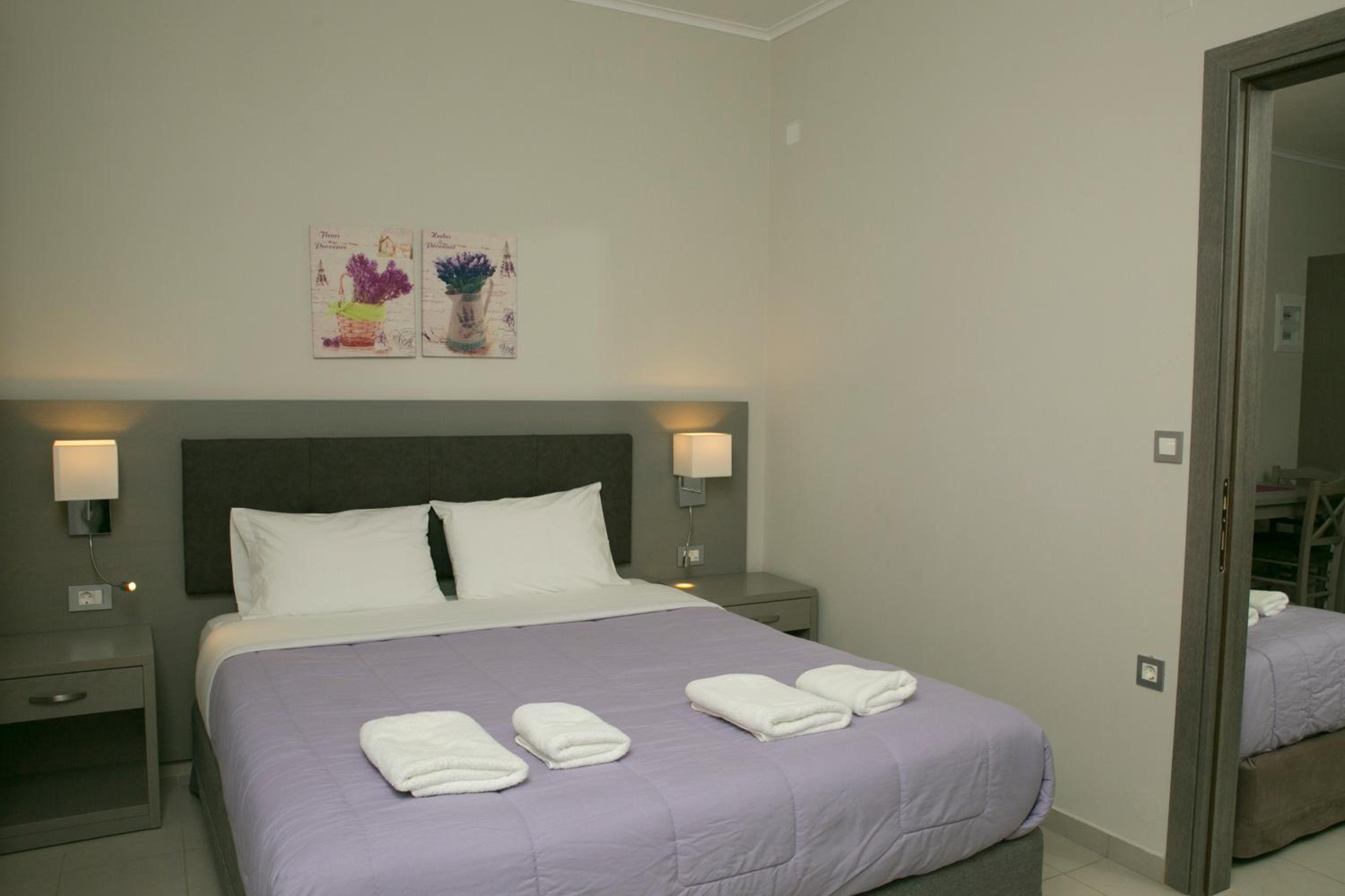 One-Bedroom Apartment with Sea View