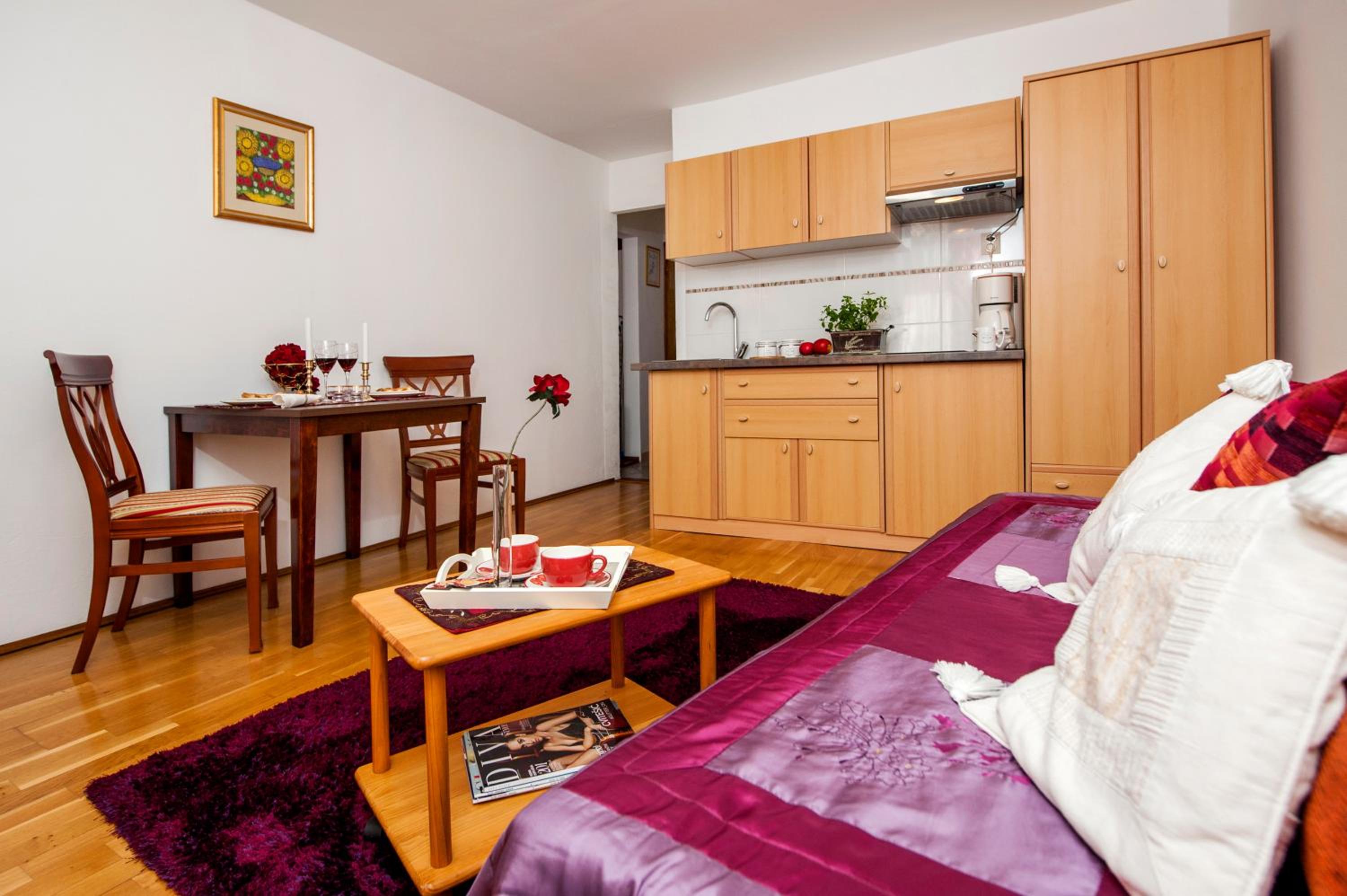 One-Bedroom Apartment - Photo 26