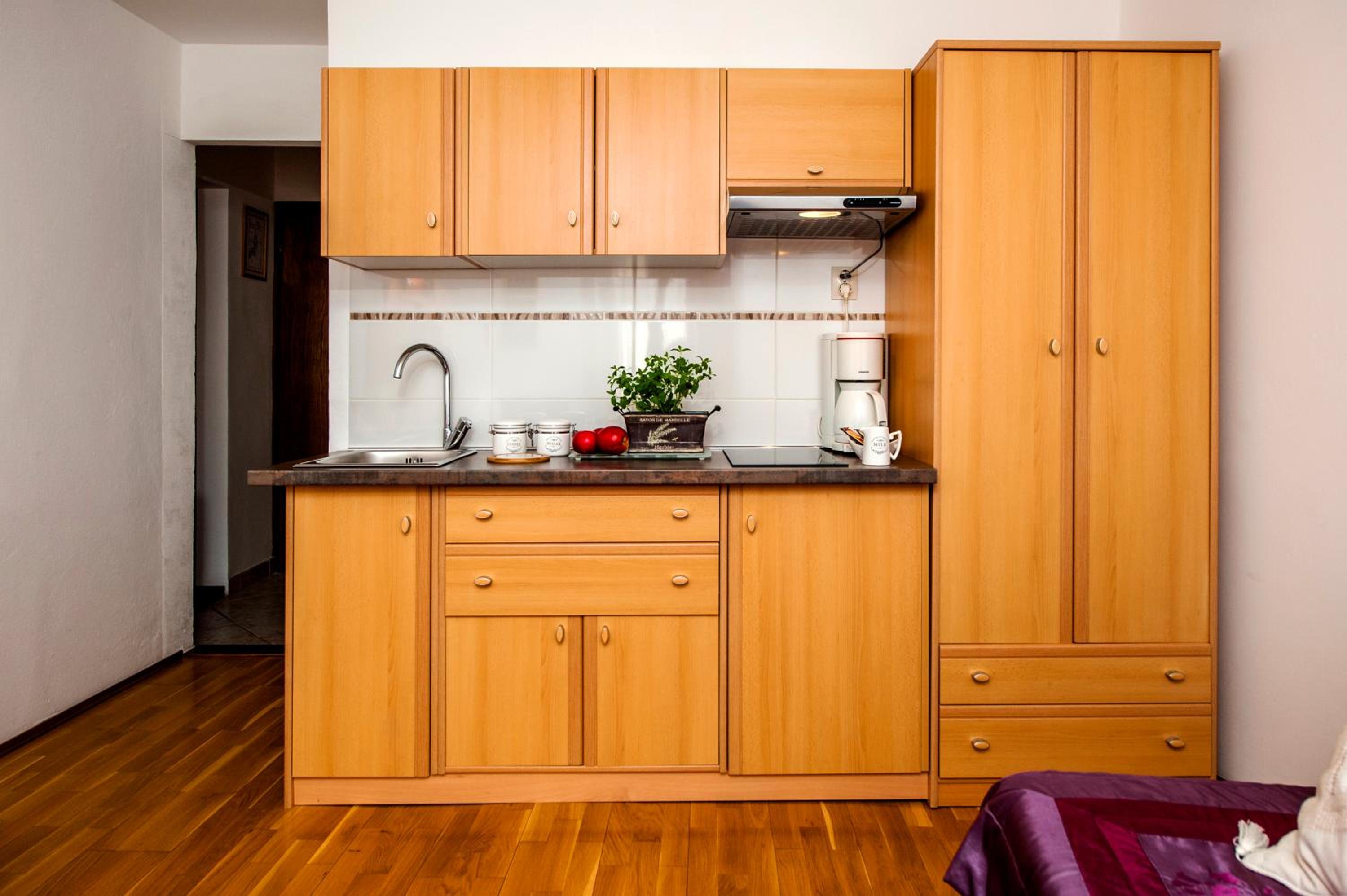 One-Bedroom Apartment - Photo 12