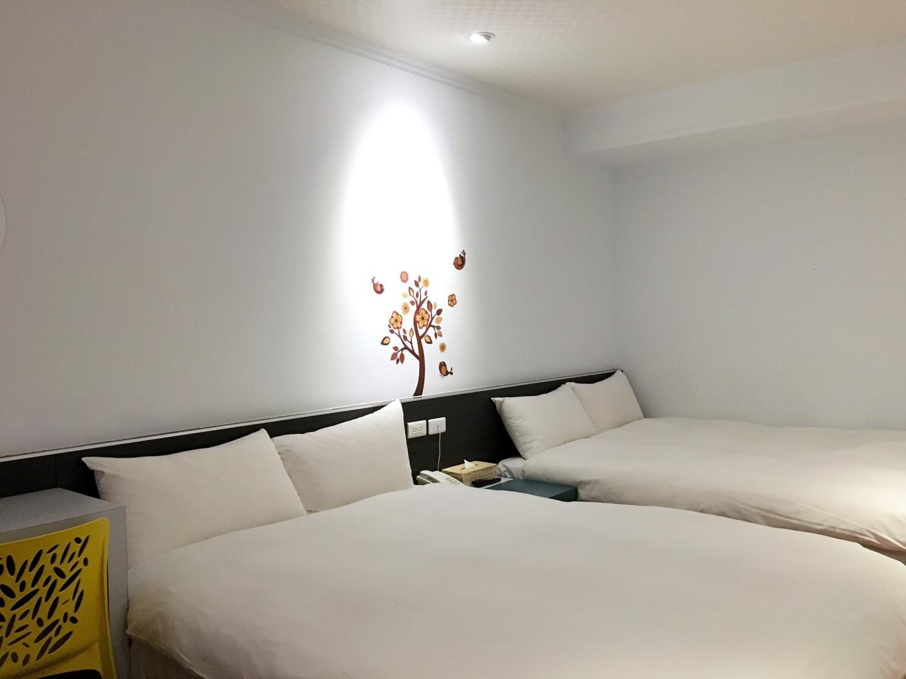 Standard Quadruple Room - Photo 4