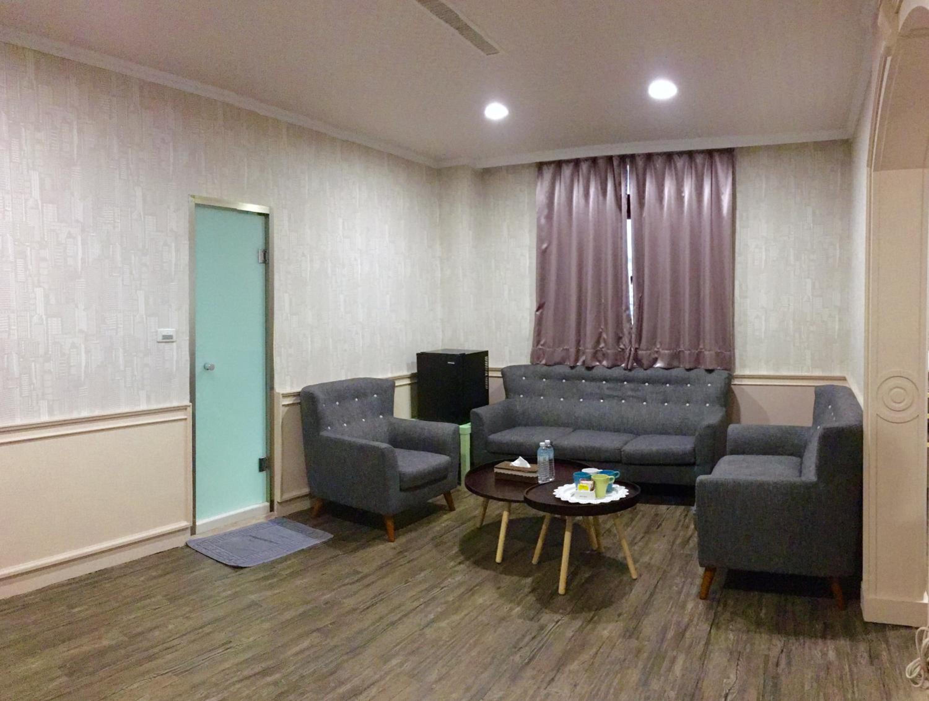 Deluxe Family Suite photo 3