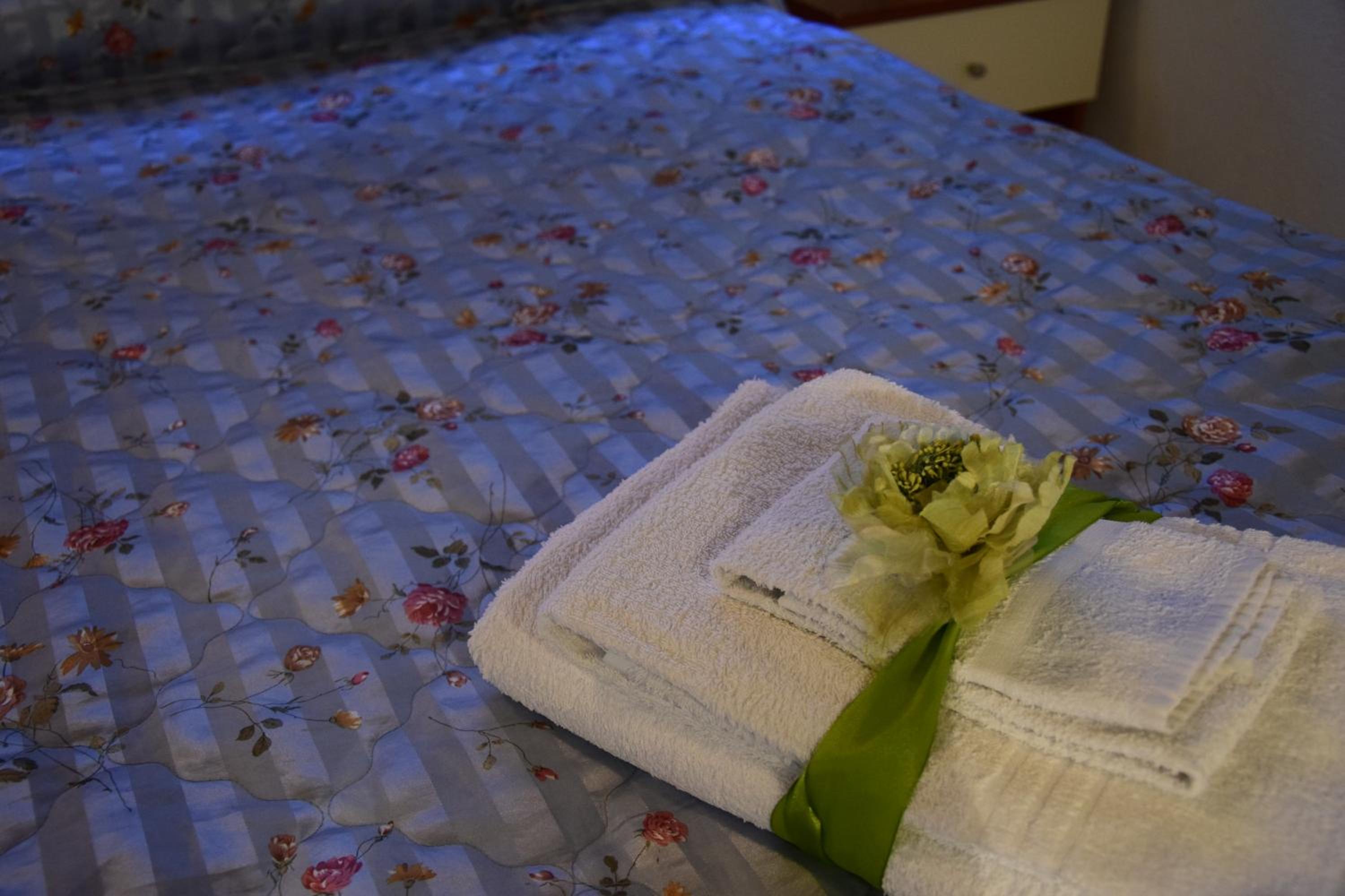 One-Bedroom Apartment - Photo 13
