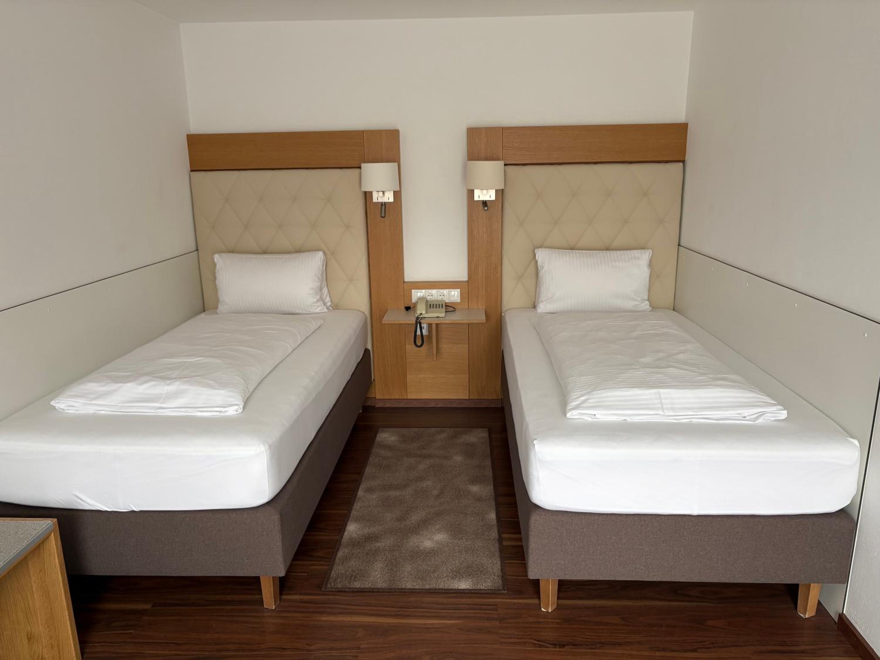 Twin Room with Balcony photo 2