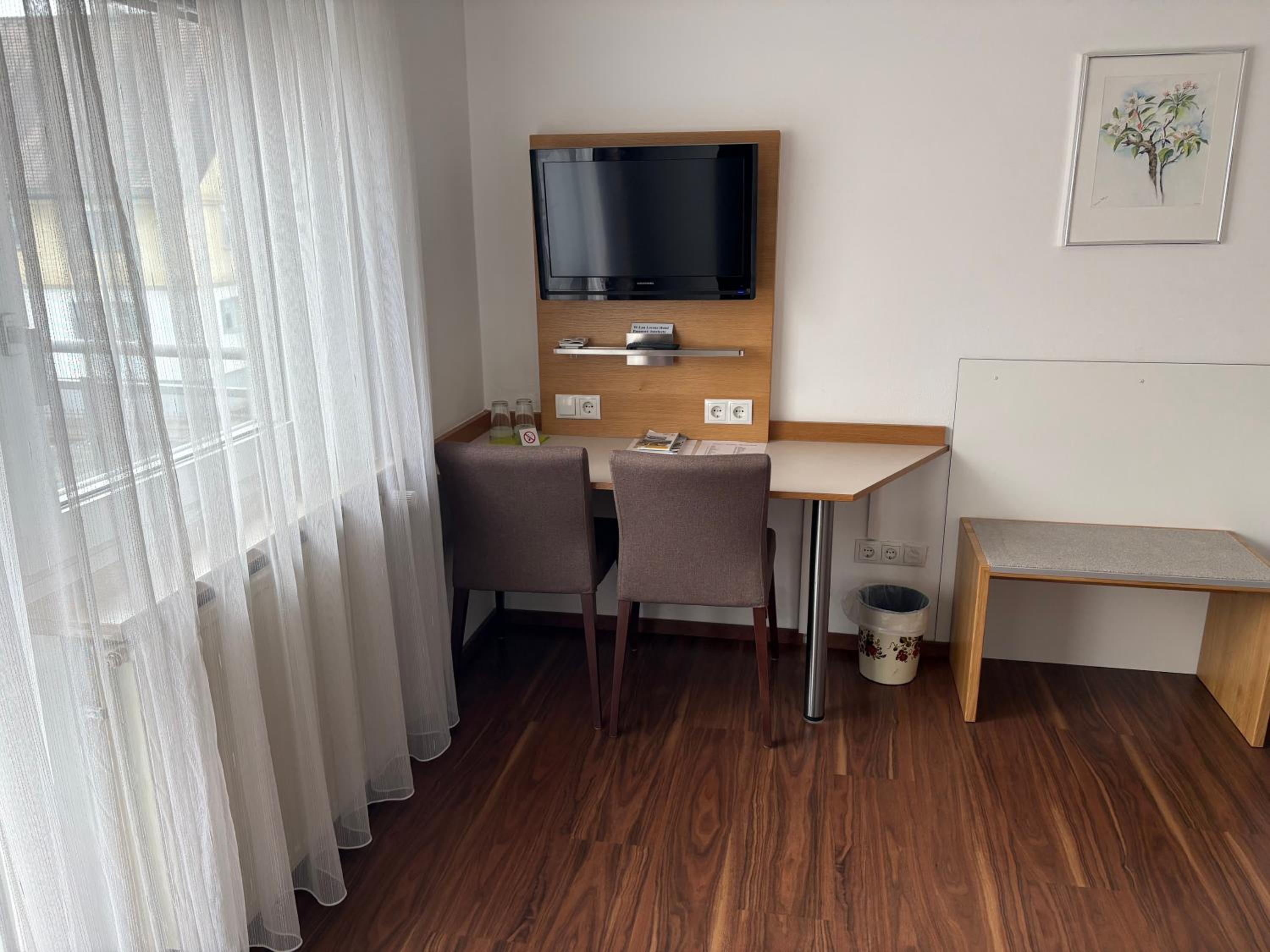 Twin Room with Balcony photo 3