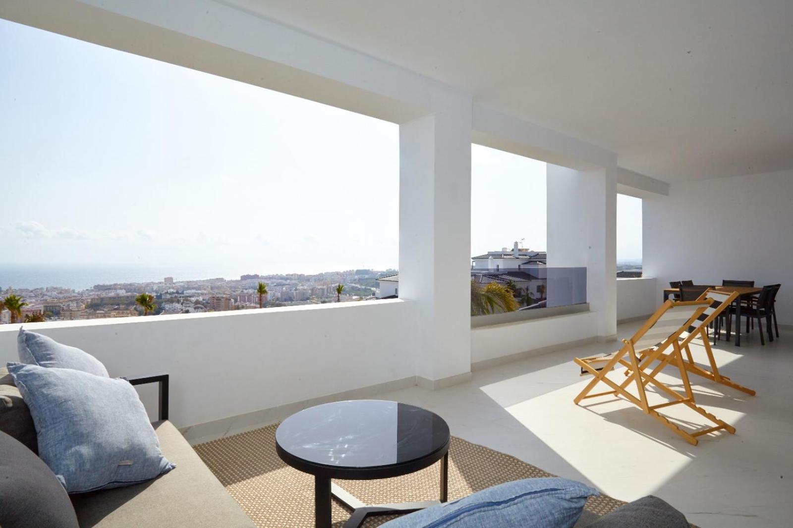 Three-Bedroom Apartment with Sea View photo 3