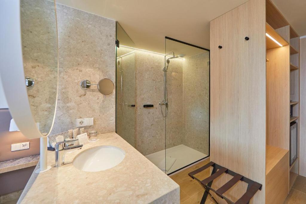 Double Room with Terrace and Hot Tub