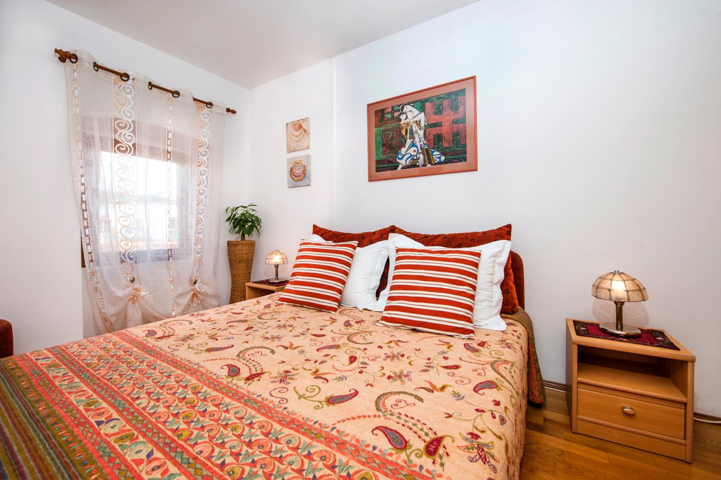 One-Bedroom Apartment - Photo 16