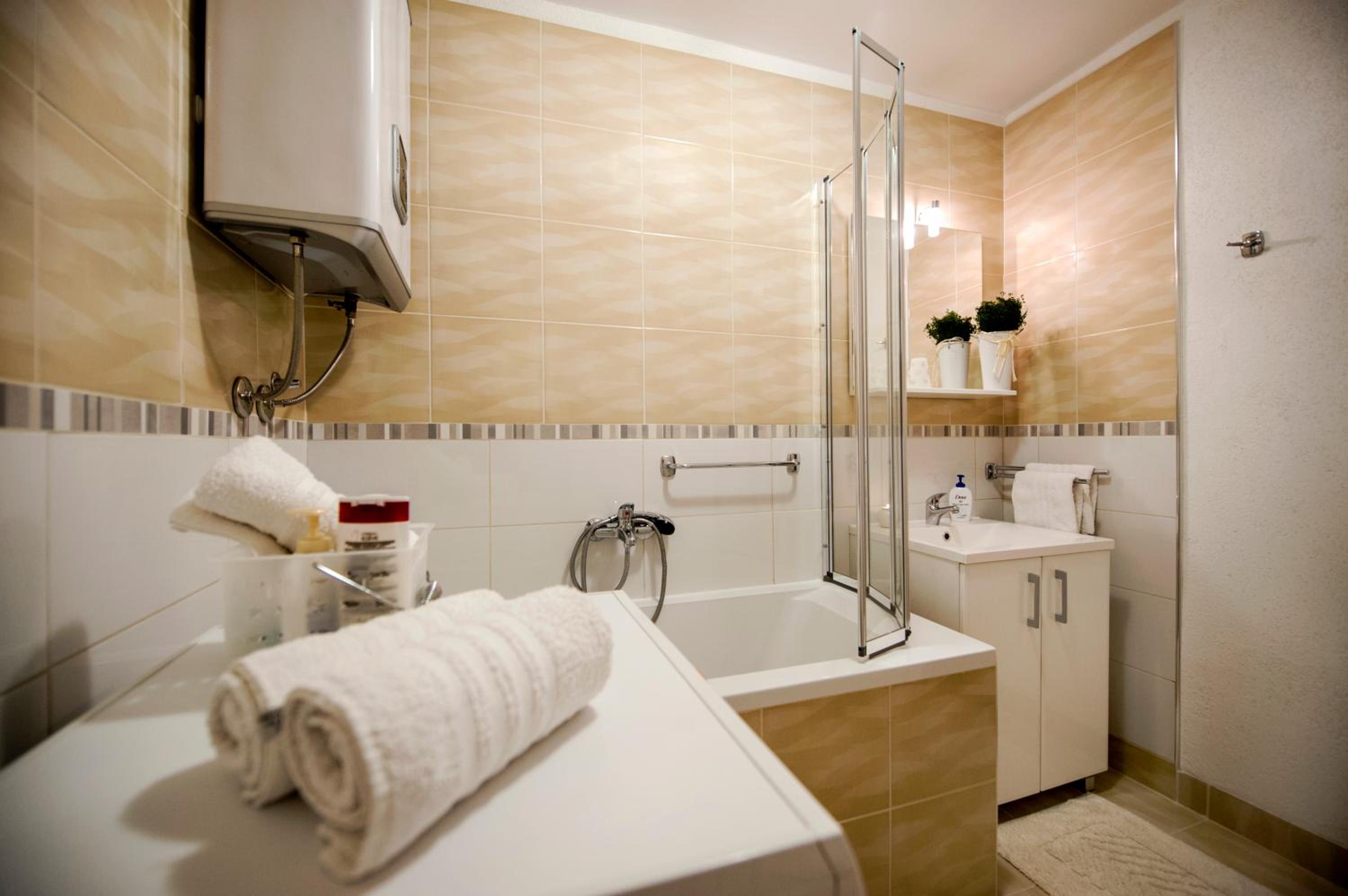 One-Bedroom Apartment - Photo 33