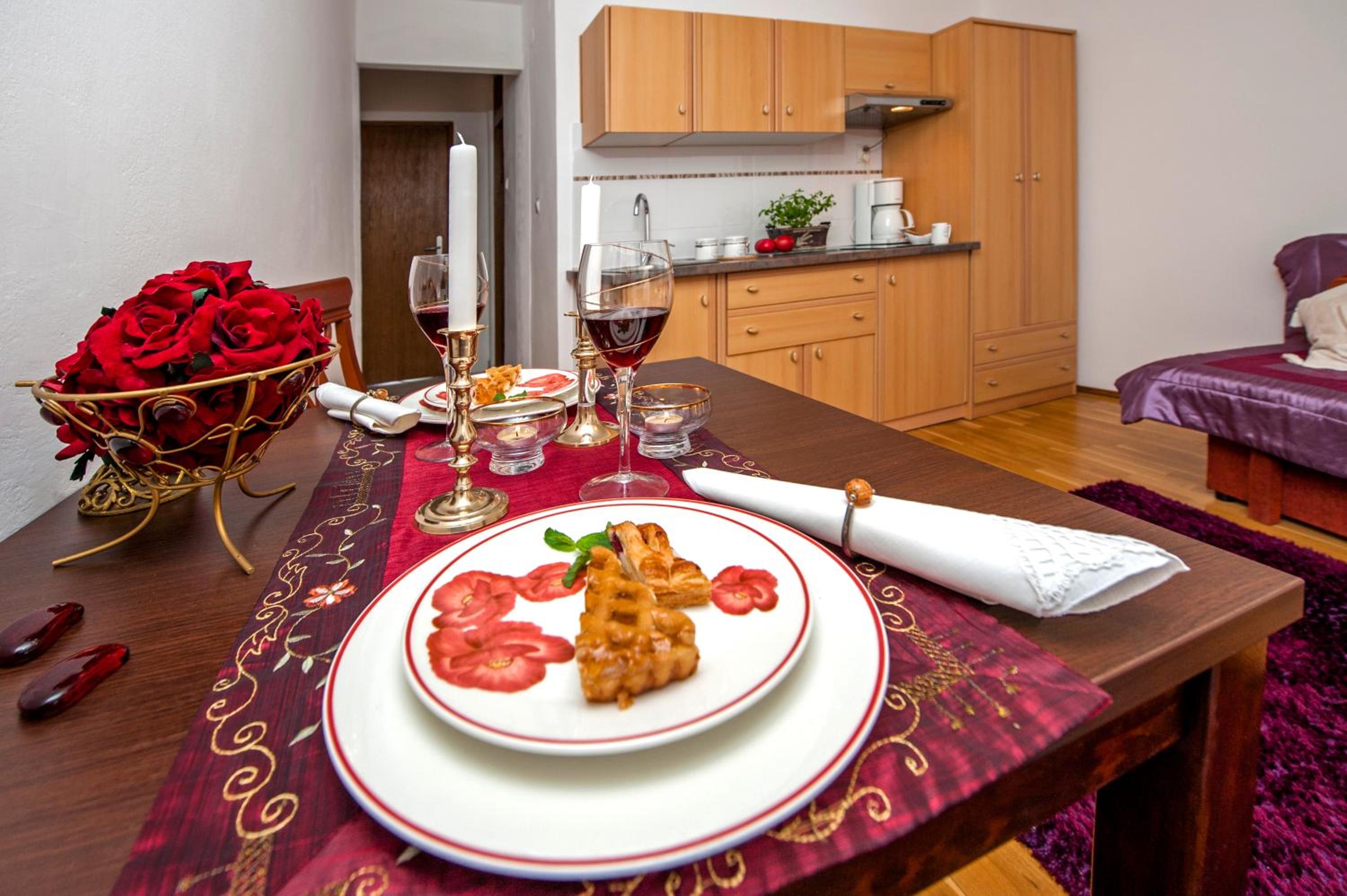 One-Bedroom Apartment - Photo 4