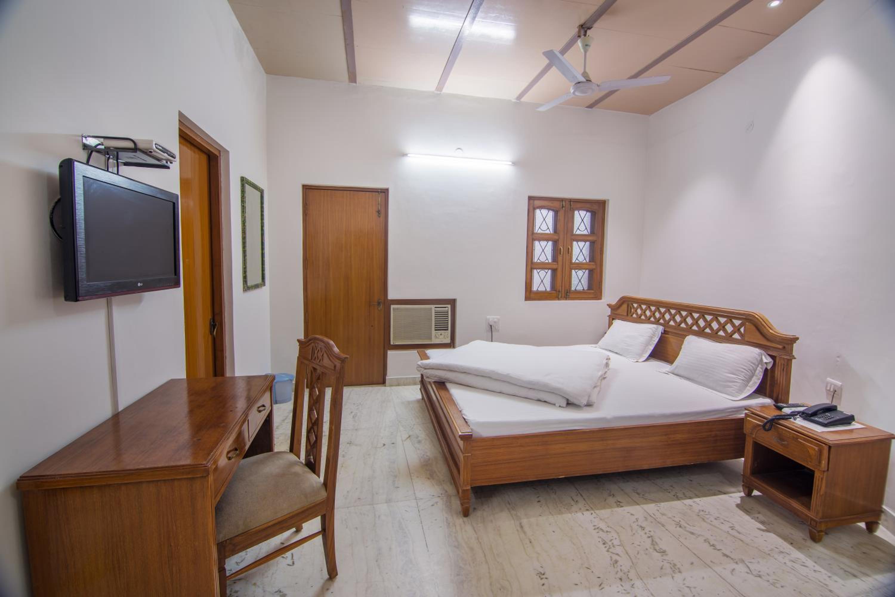 Deluxe Double Room photo 2