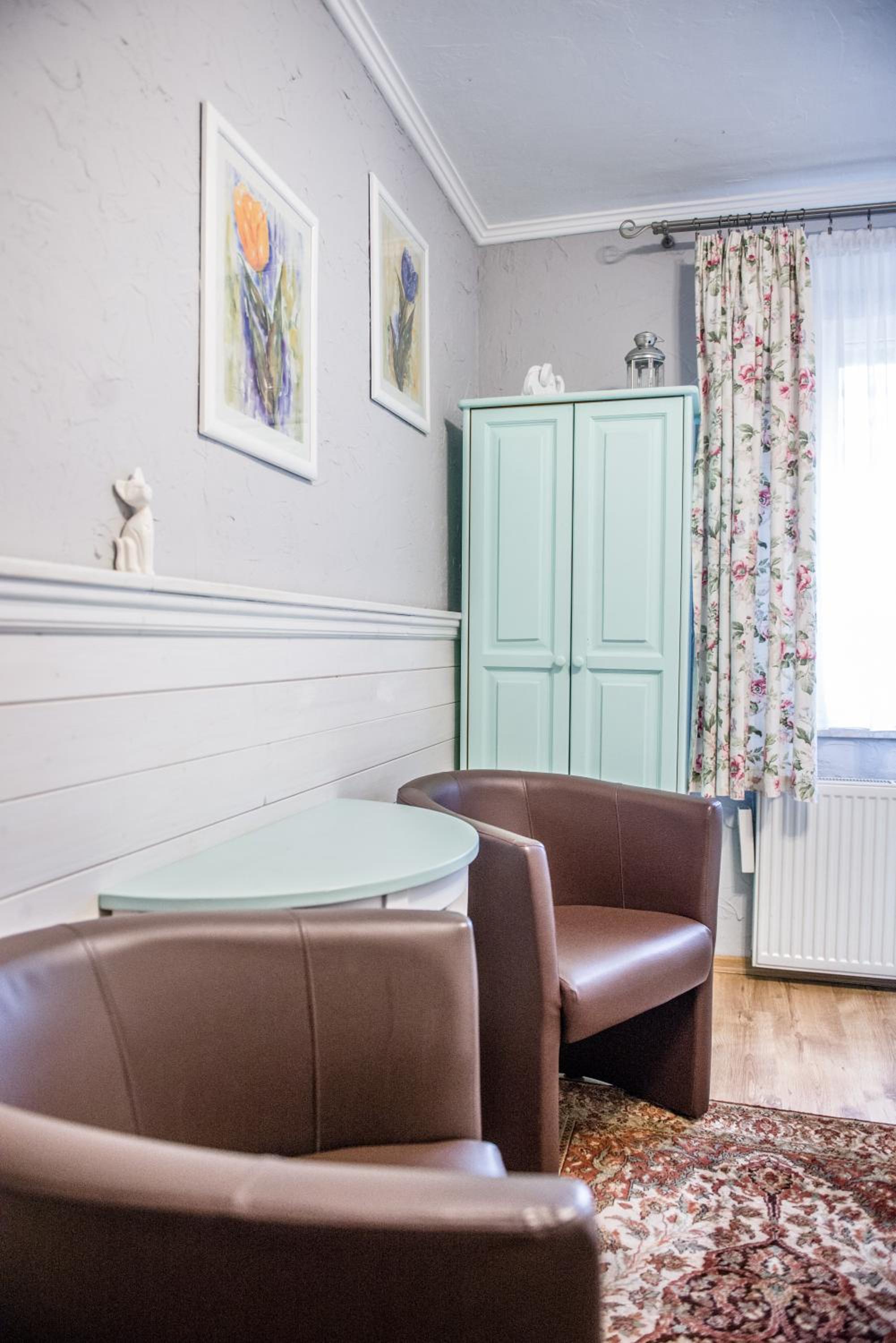 Double Room with Private Bathroom - Photo 7