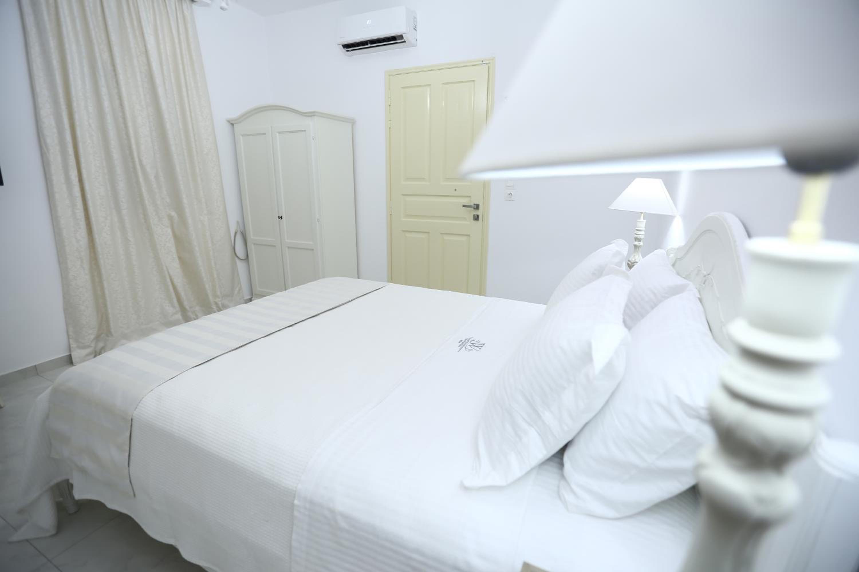 Double Room with Extra Bed photo 1