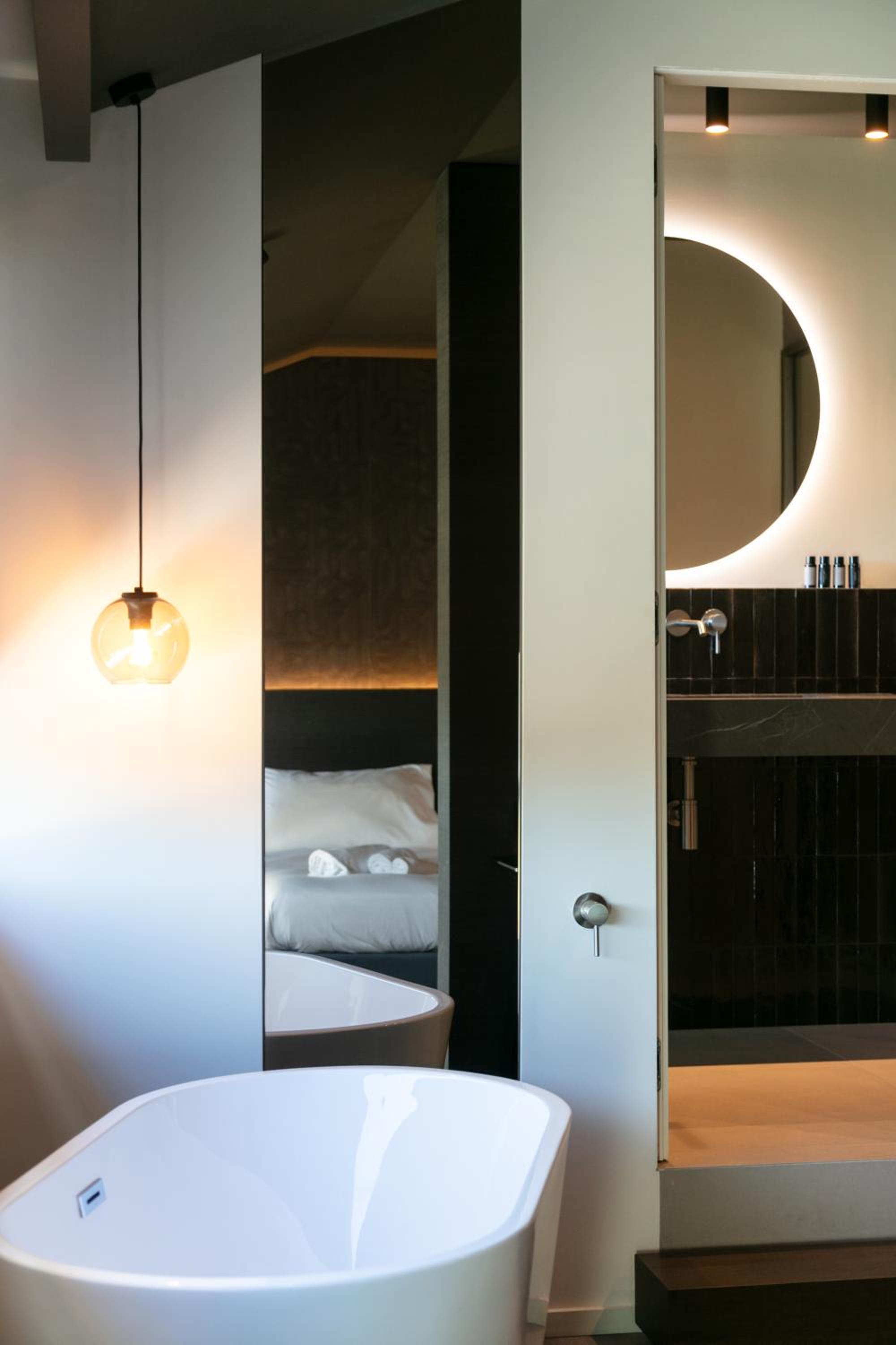 Deluxe Double Room with Bath photo 3