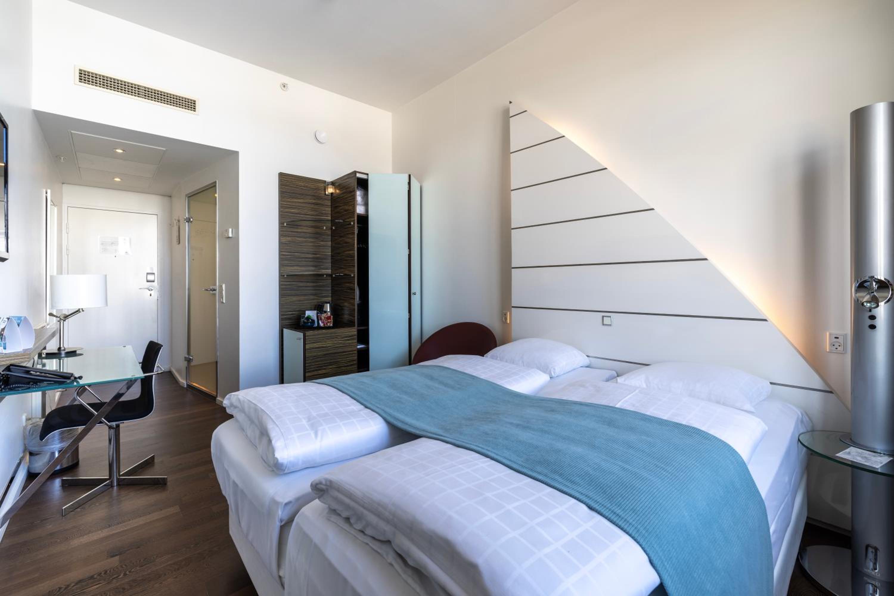 Twin Room - Photo 6
