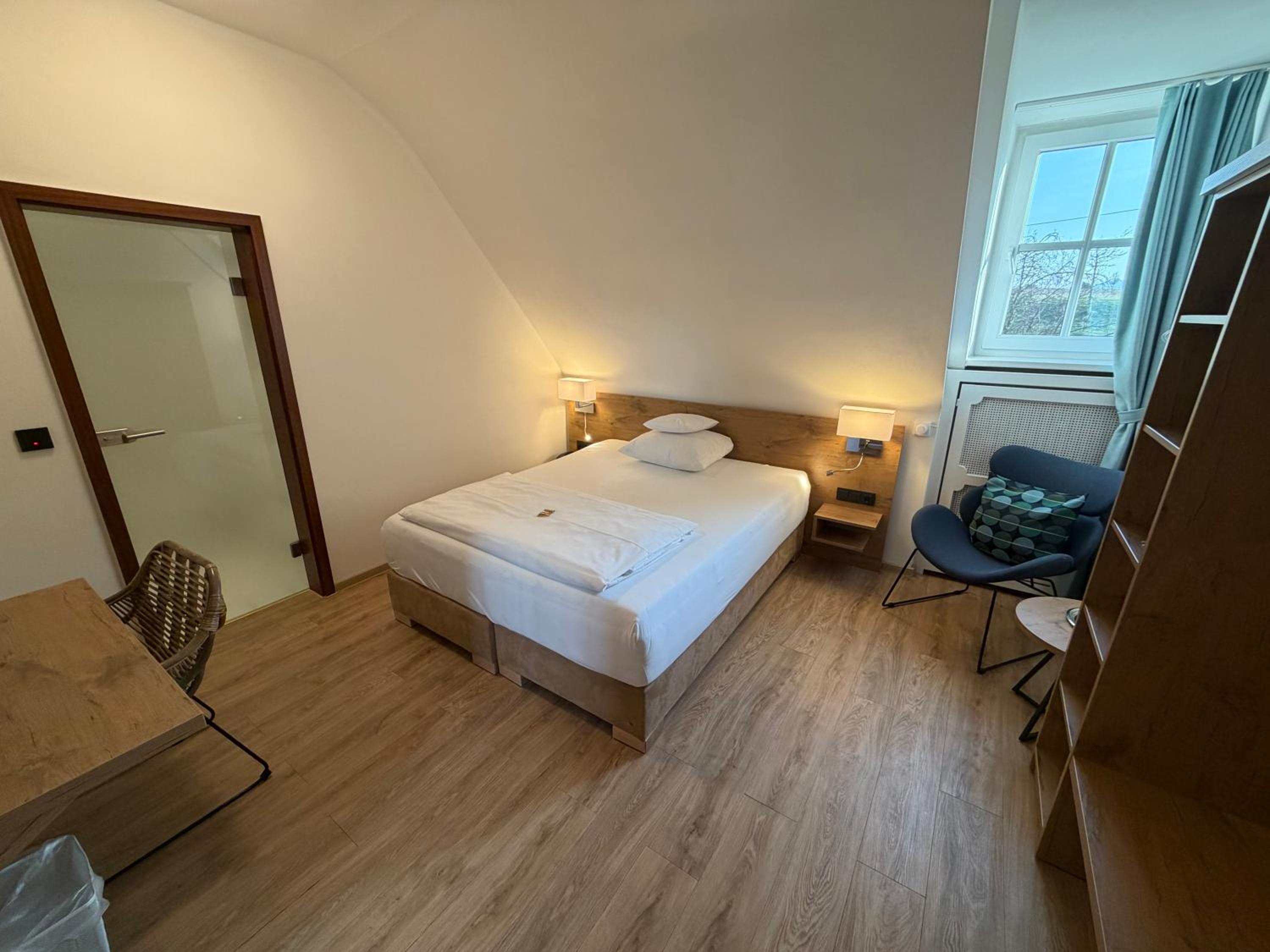 Standard Double Room - Photo 6