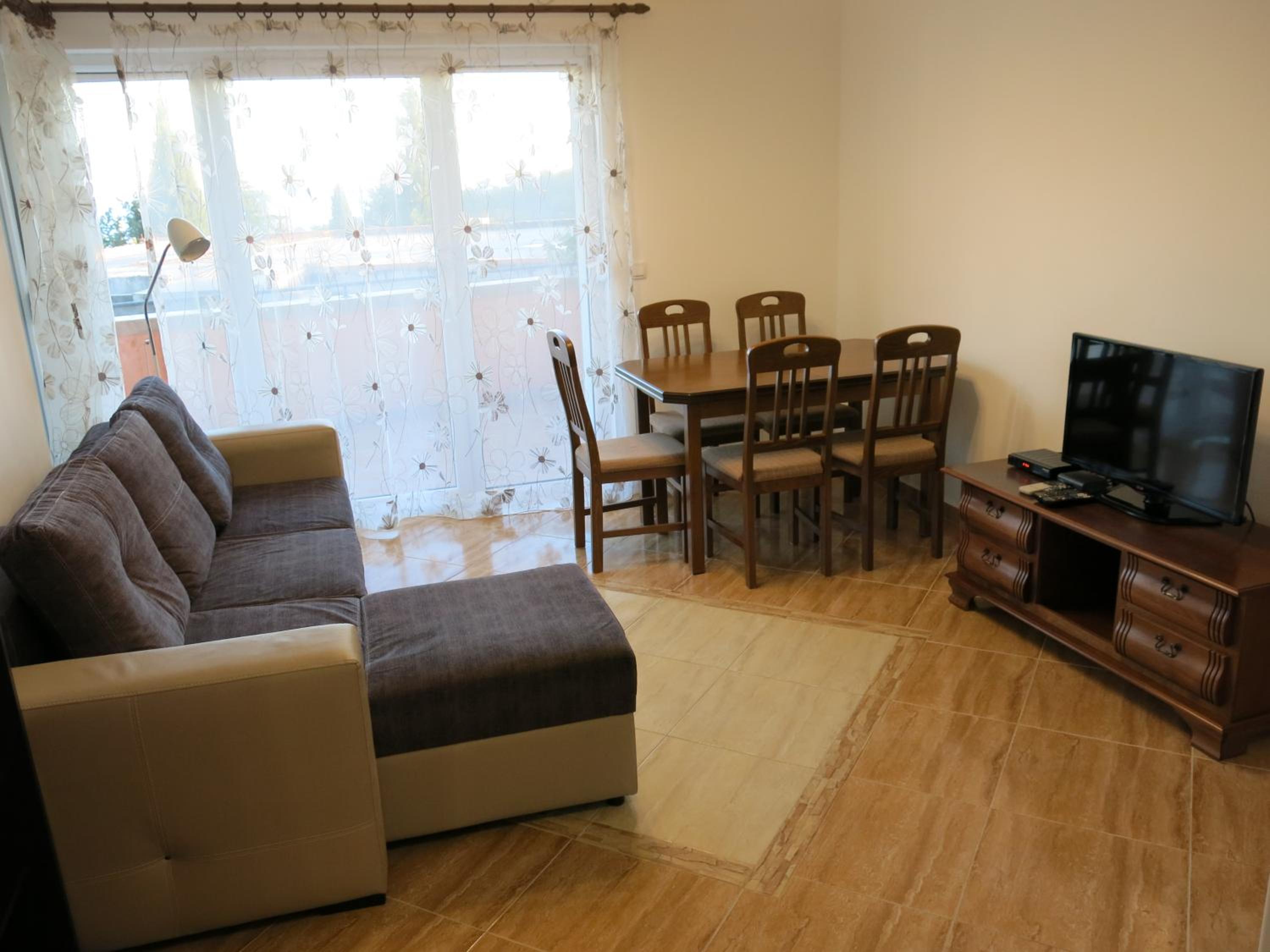 Apartment With Mountain View