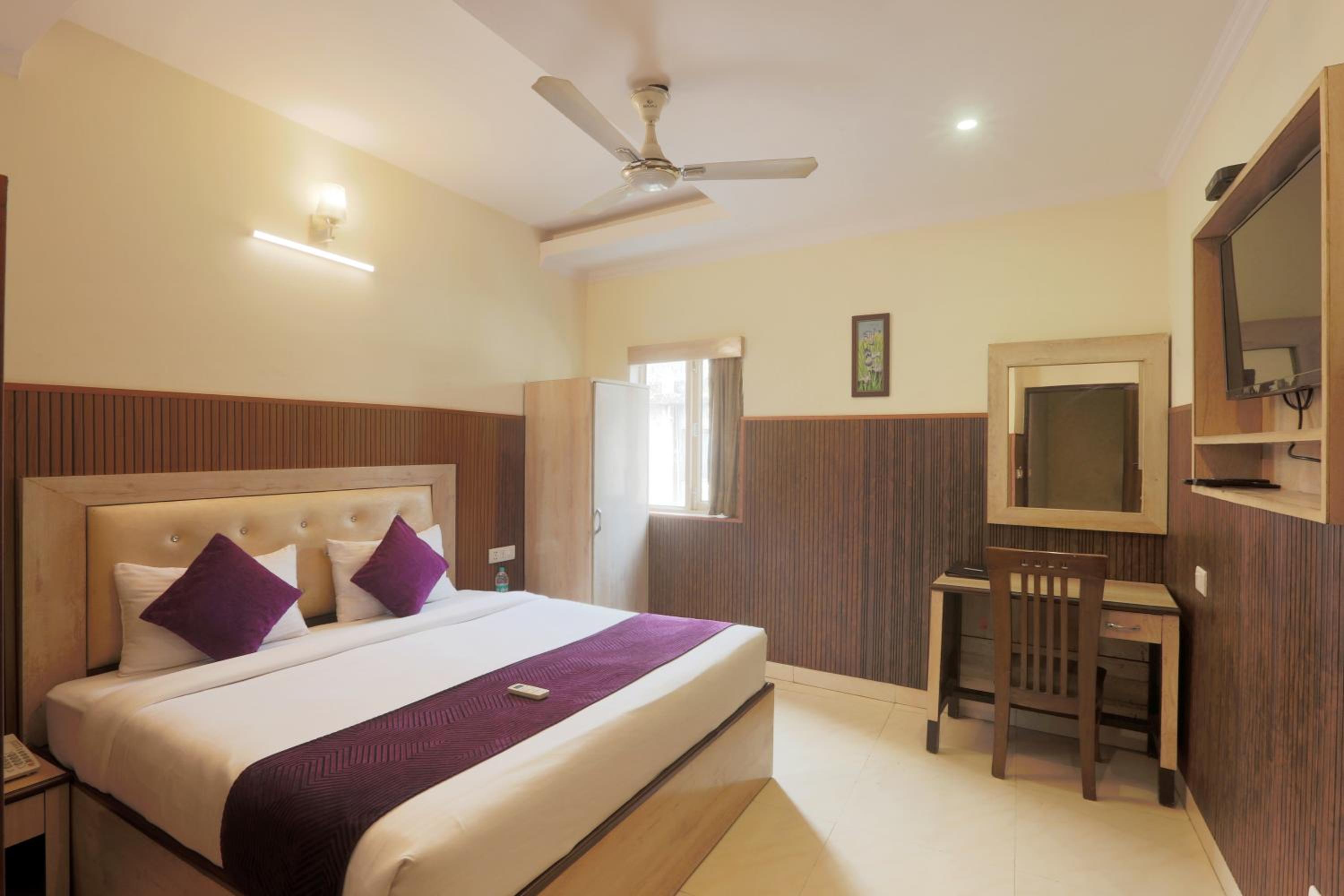 Large Double Room