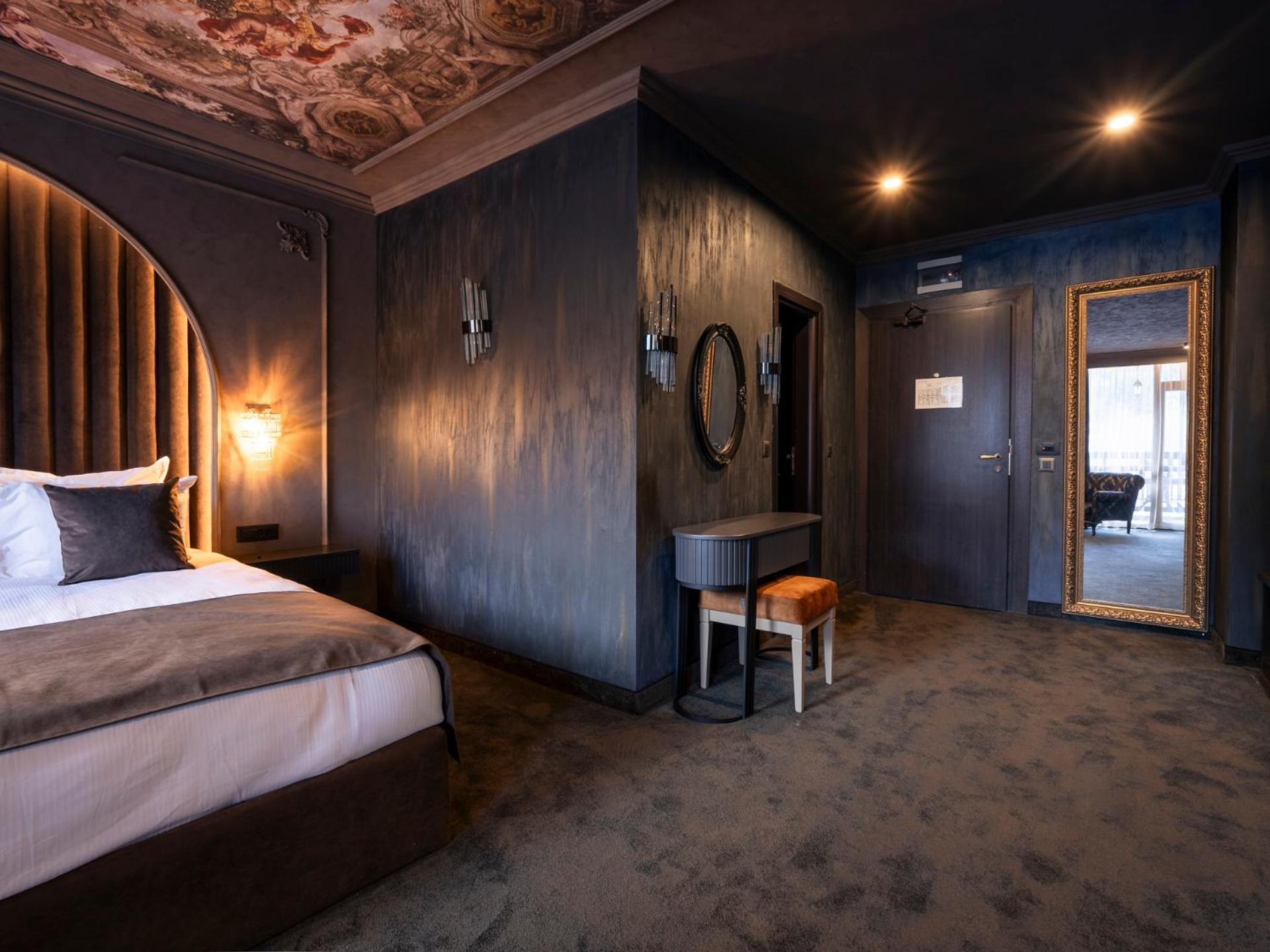 Premier Room
