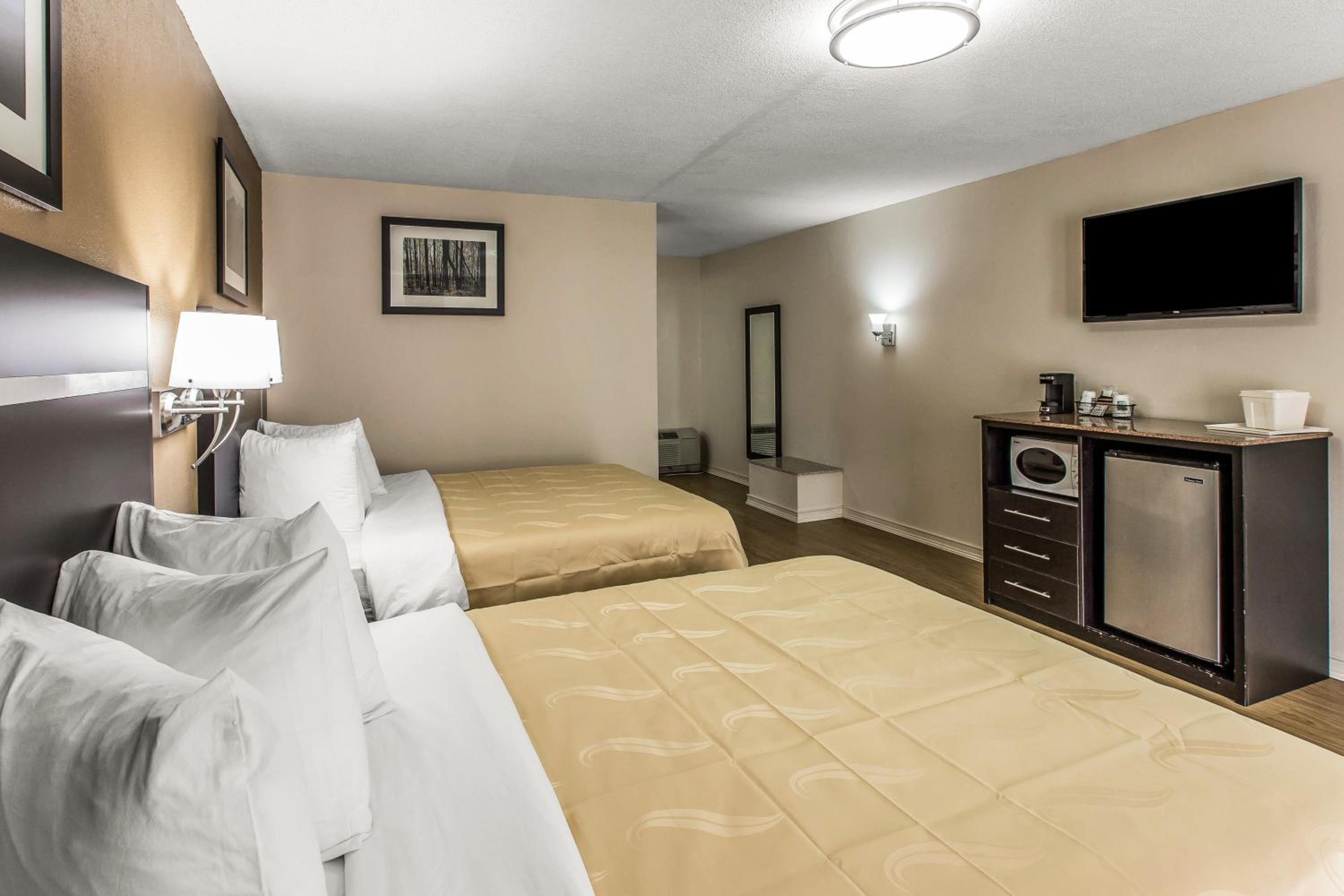 Standard Room with Two Queen Beds and Balcony- Pet Friendly - Photo 3