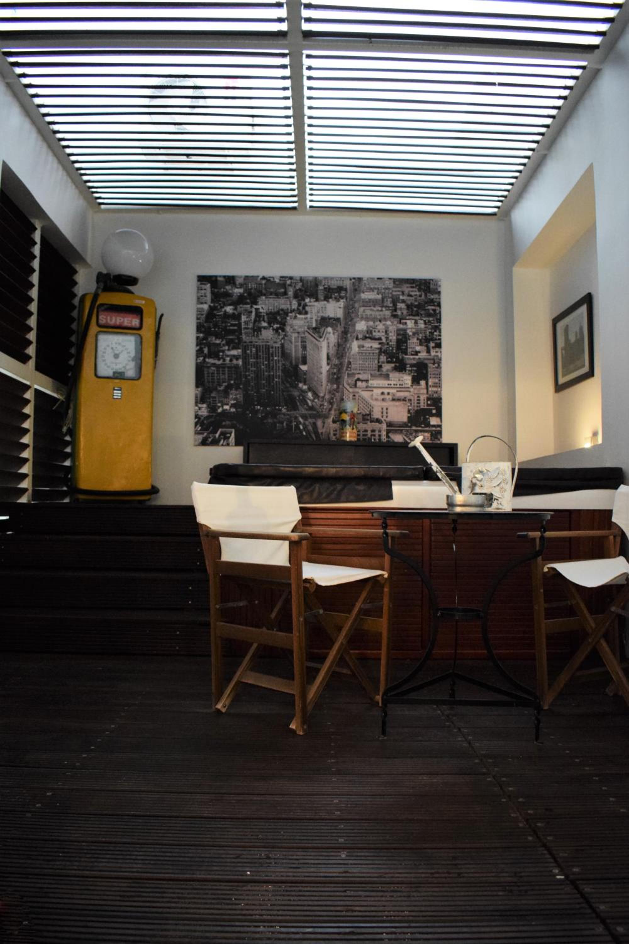 Deluxe Studio With Internal Patio photo 3