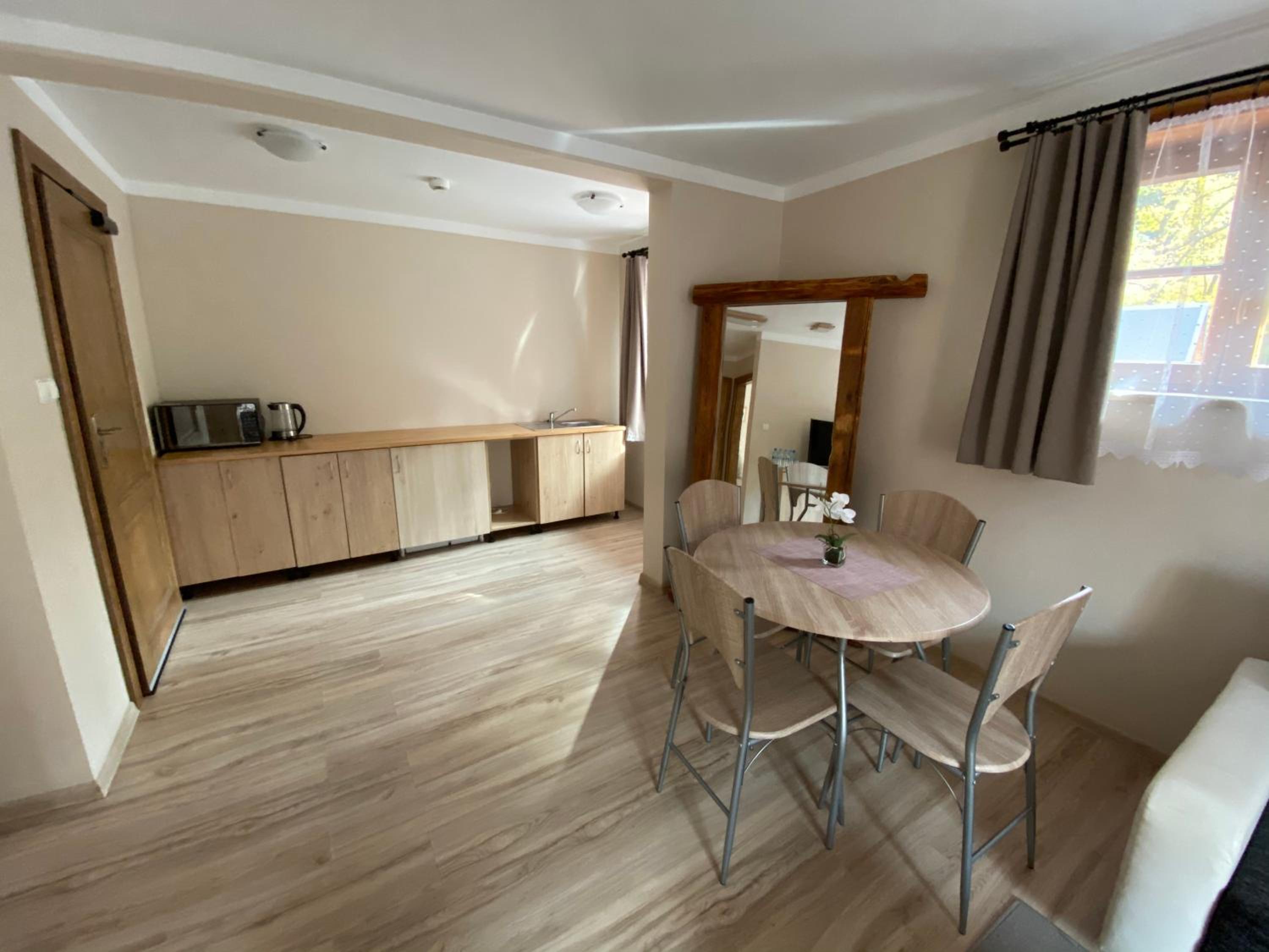 One-Bedroom Suite photo 3
