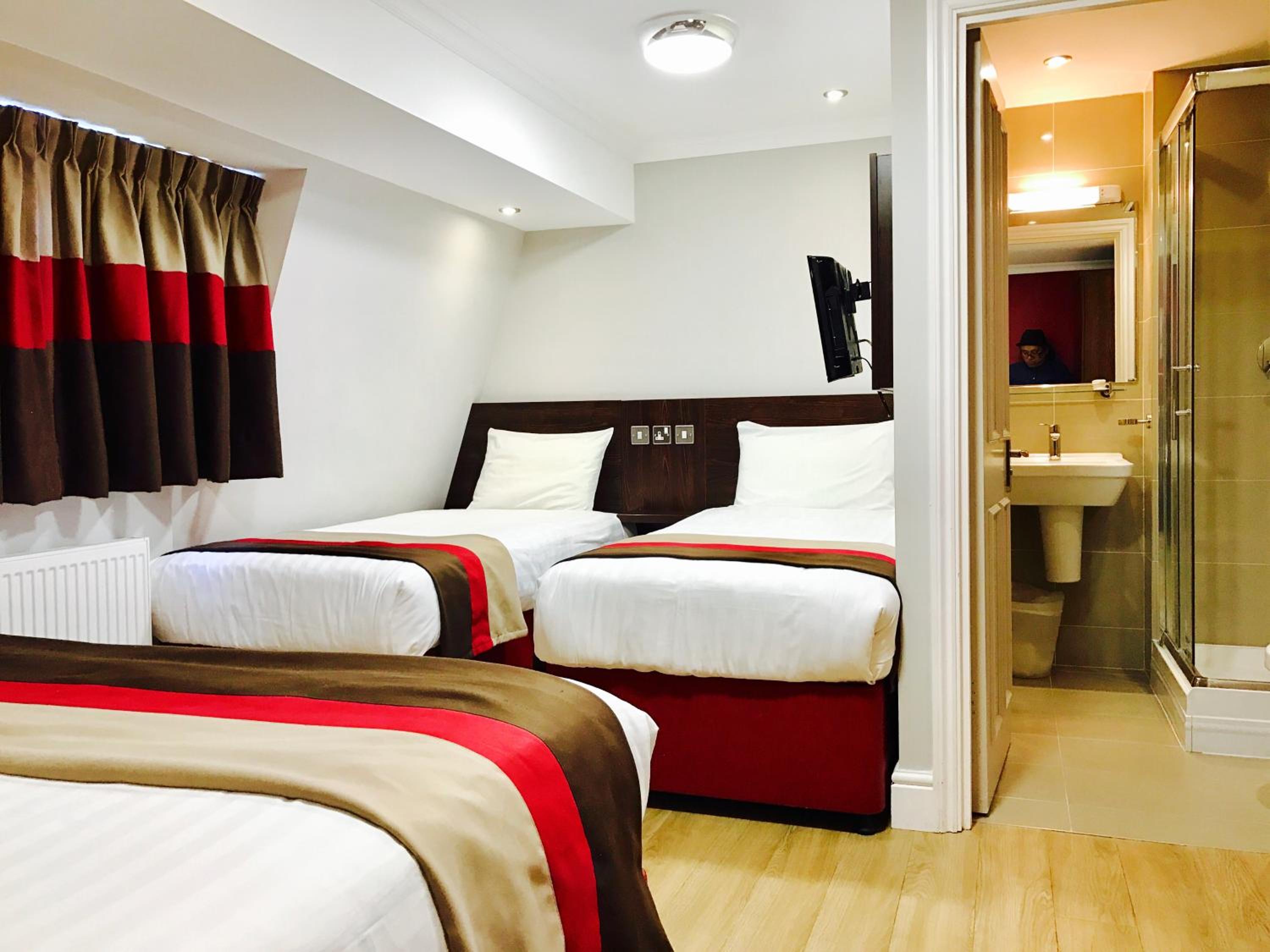 Quadruple Room photo 2