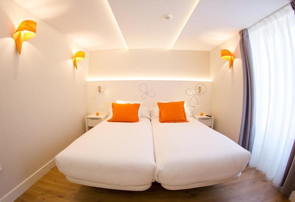 Deluxe Double or Twin Room photo 3