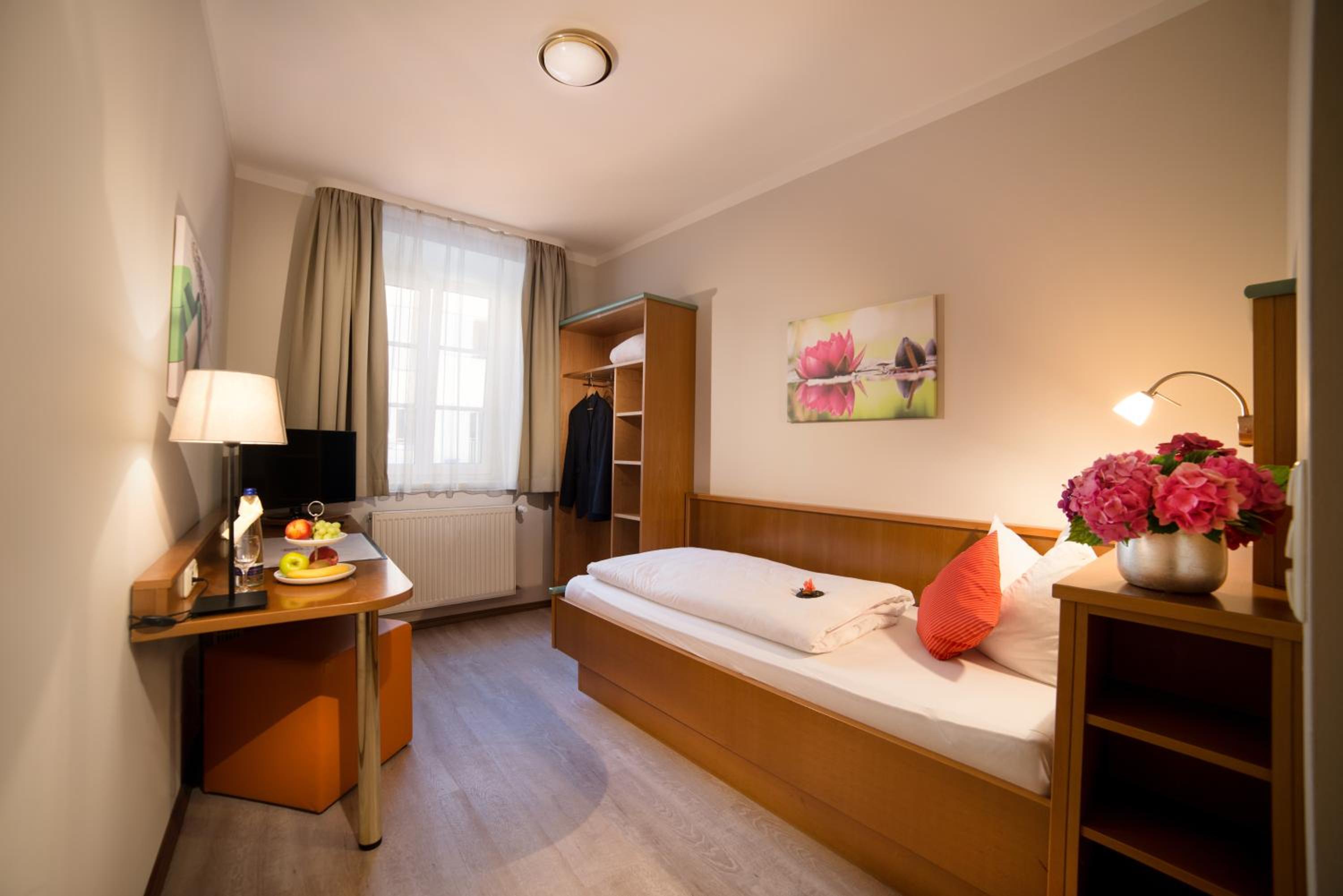 Single Room 1