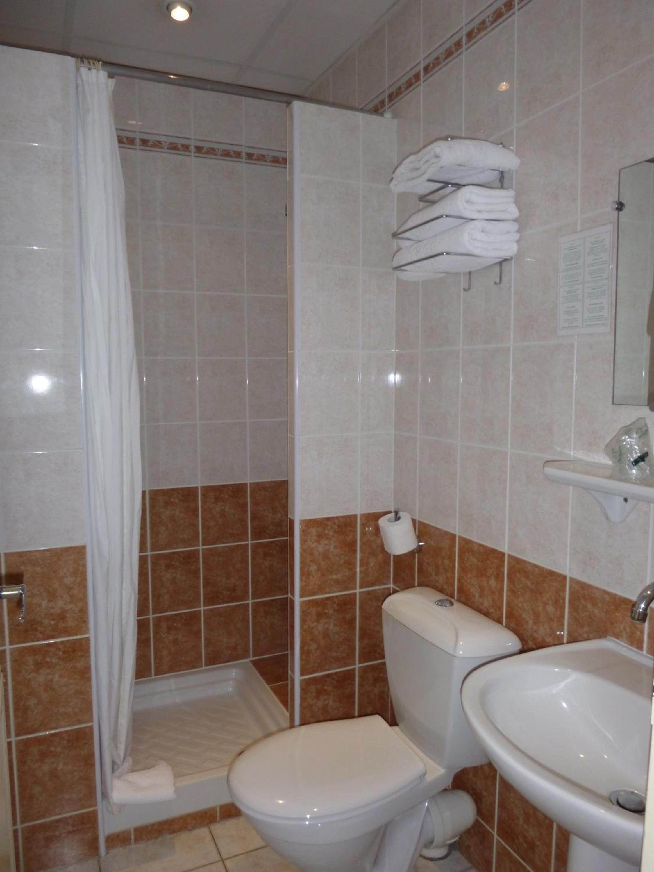 Comfort Double Room with Shower - Photo 6