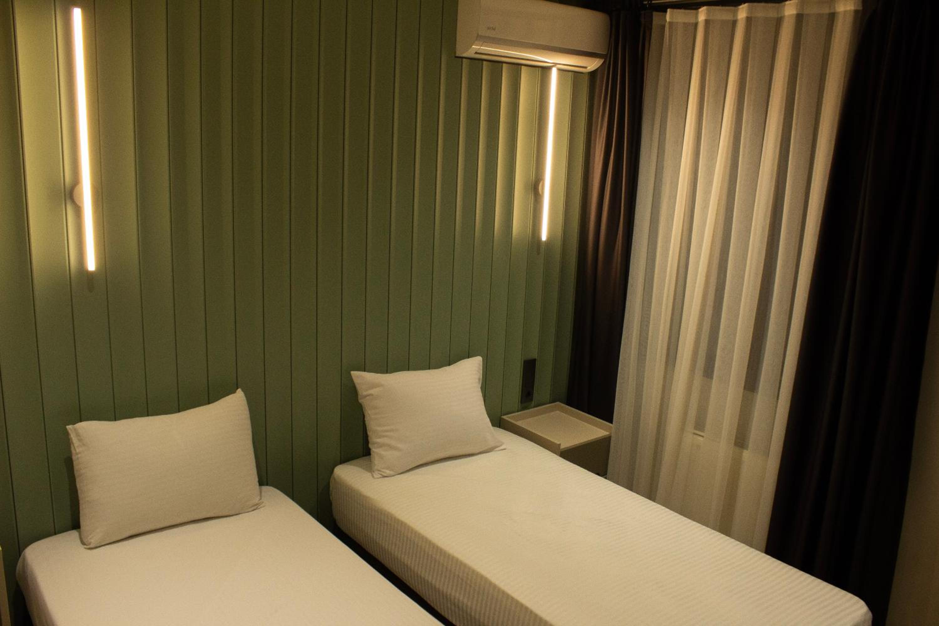 Standard Twin Room photo 2